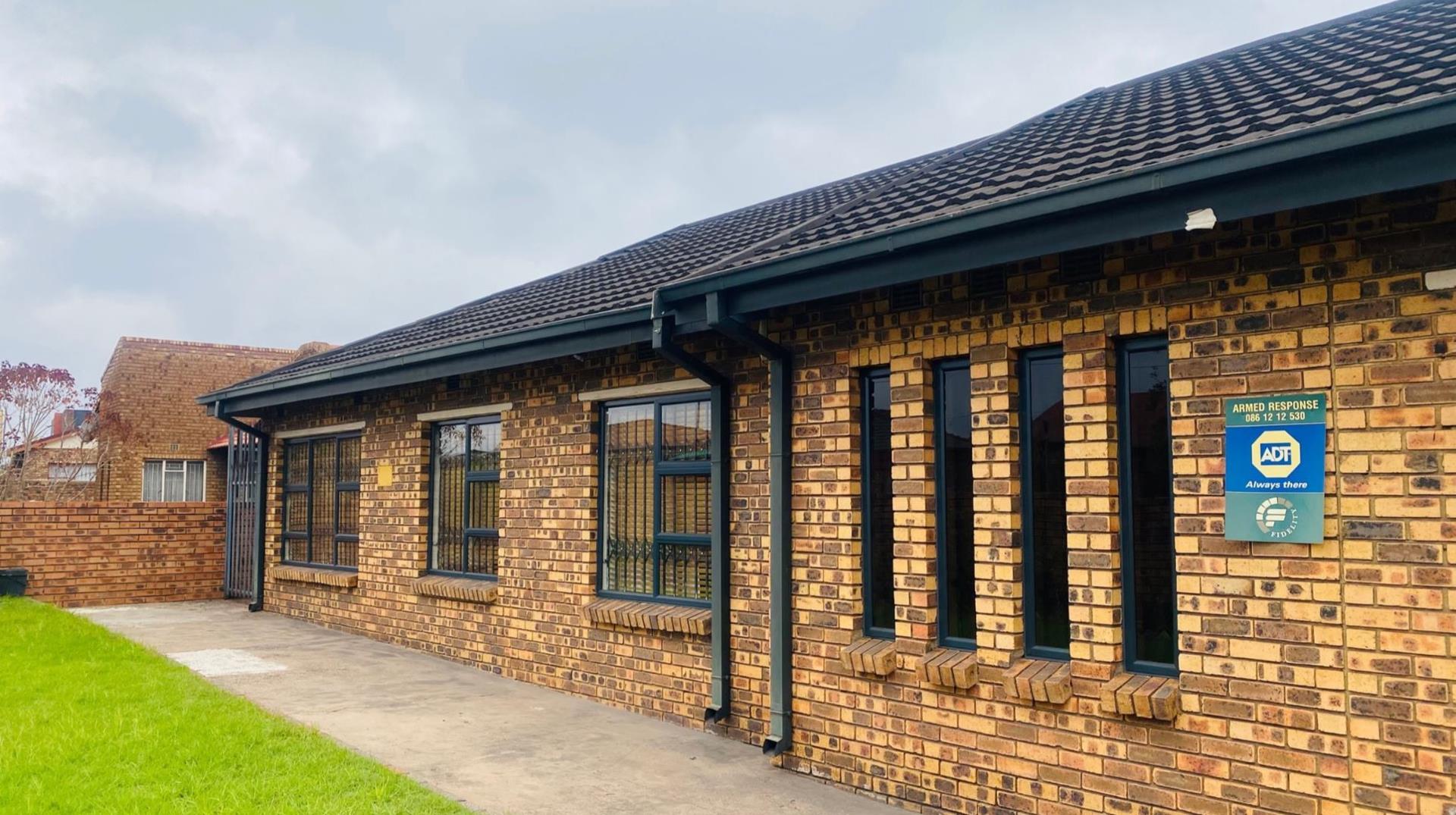 5 Bedroom House for sale in Ackerville P24112716333