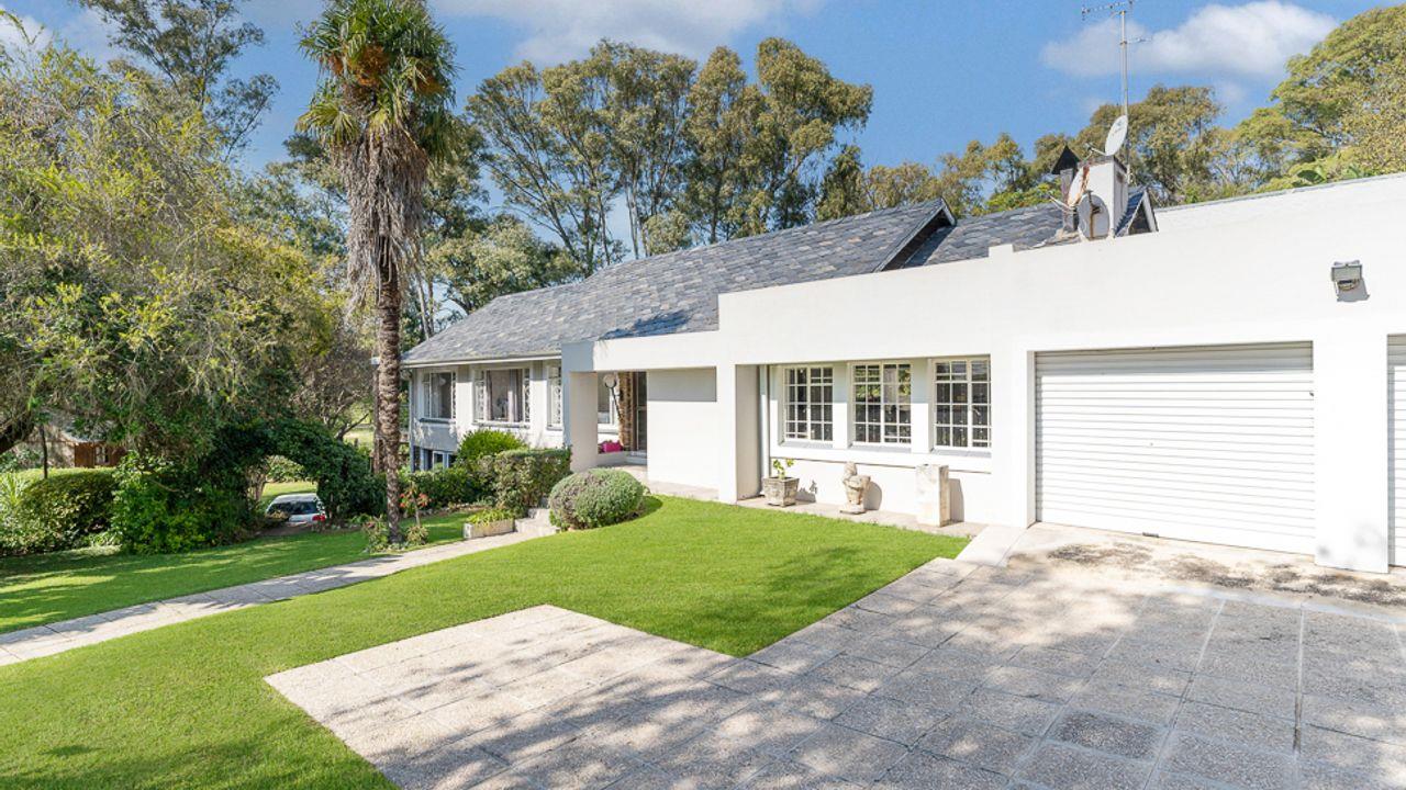 3 Bedroom House for sale in Sydenham P24112721339