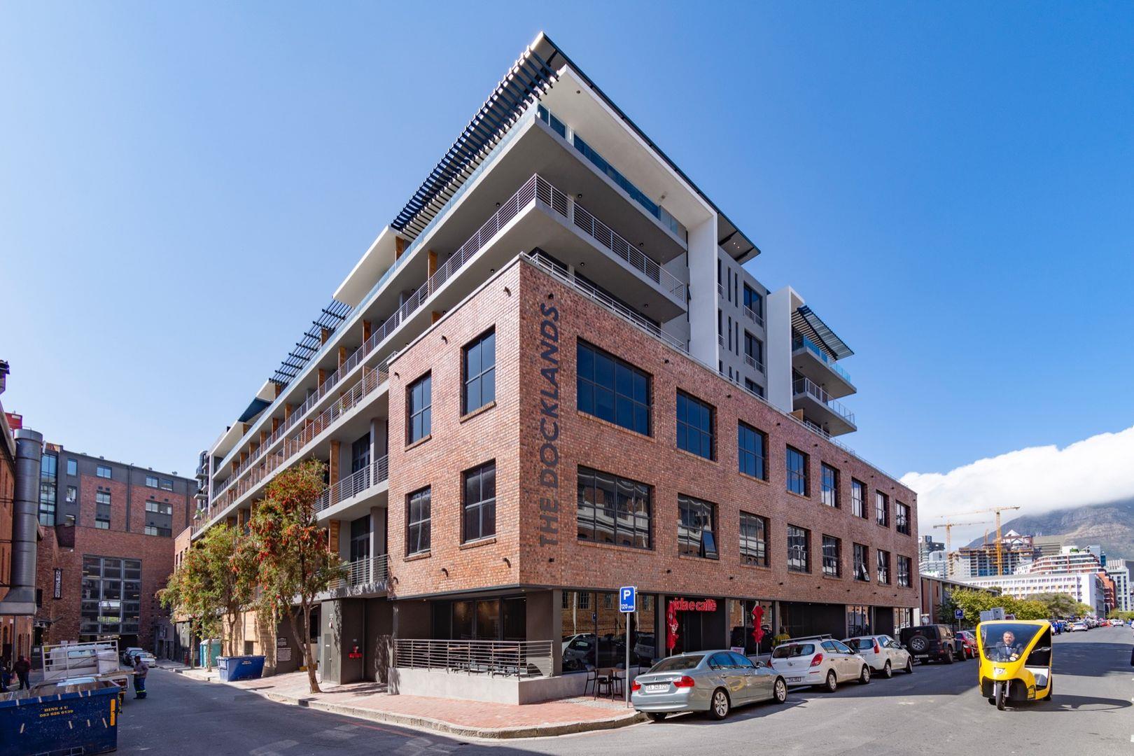 2 Bedroom Apartment / flat for sale in De Waterkant P24114165090