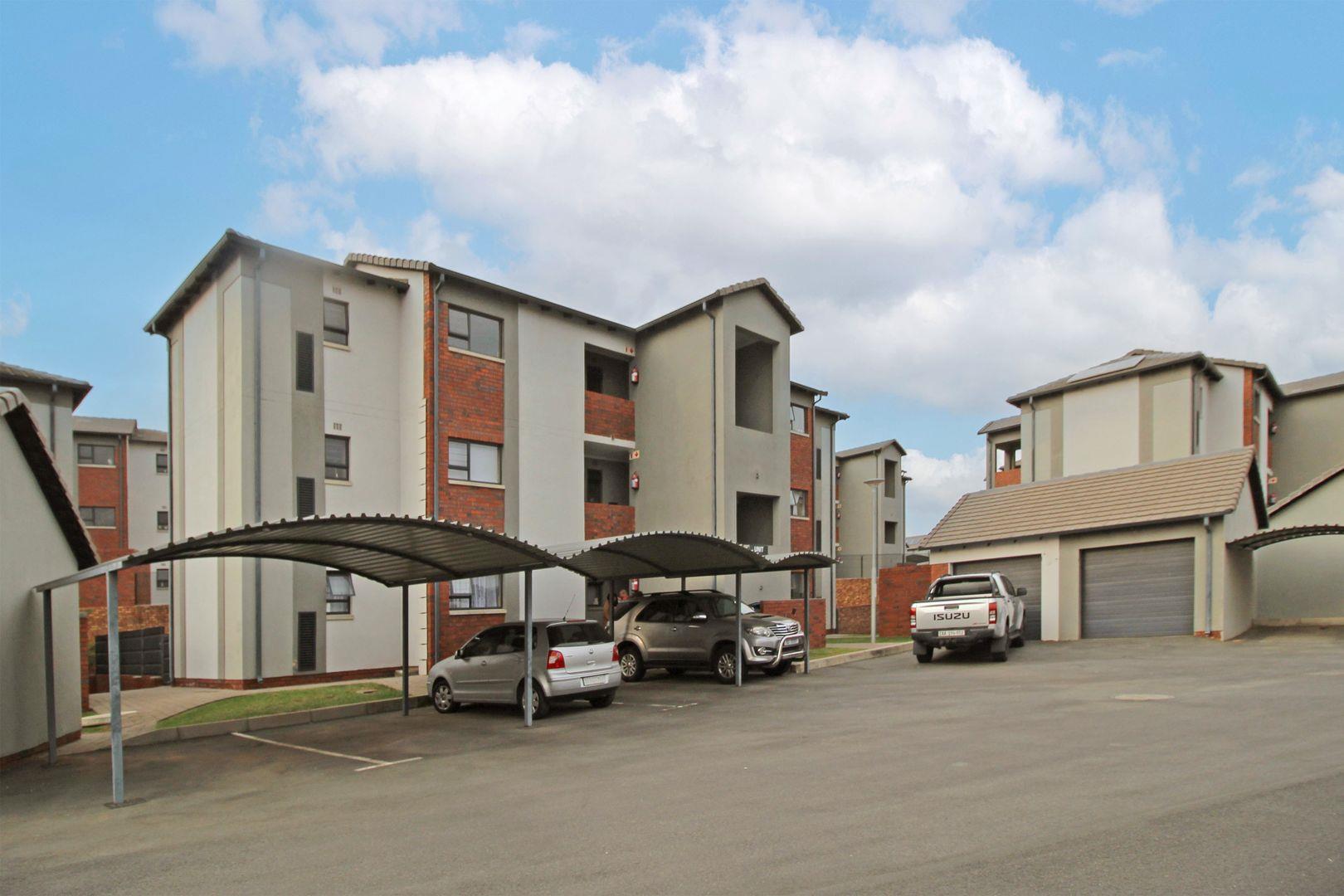 2 Bedroom Apartment / flat for sale in Amberfield P24112720772