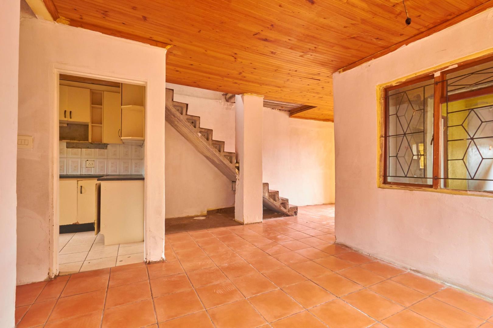 6 Bedroom House for sale in Nonqubela P24112721902