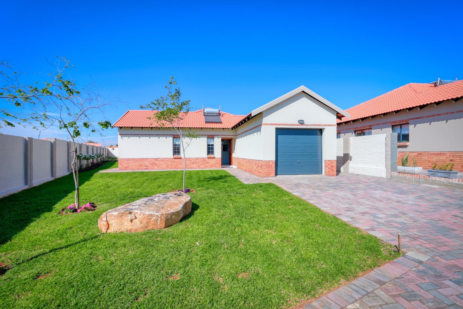 3 Bedroom House for sale in Waterkloof East T2 Hex River Lifestyle