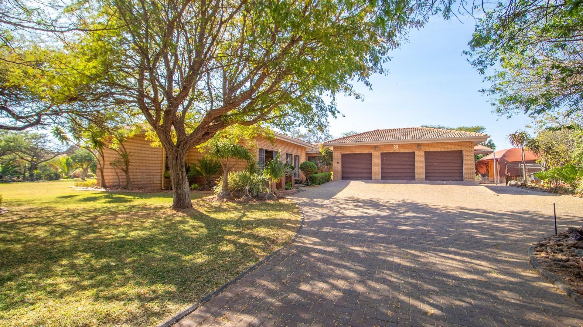 8 Bedroom House for sale in Broadlands Estate P24110909035