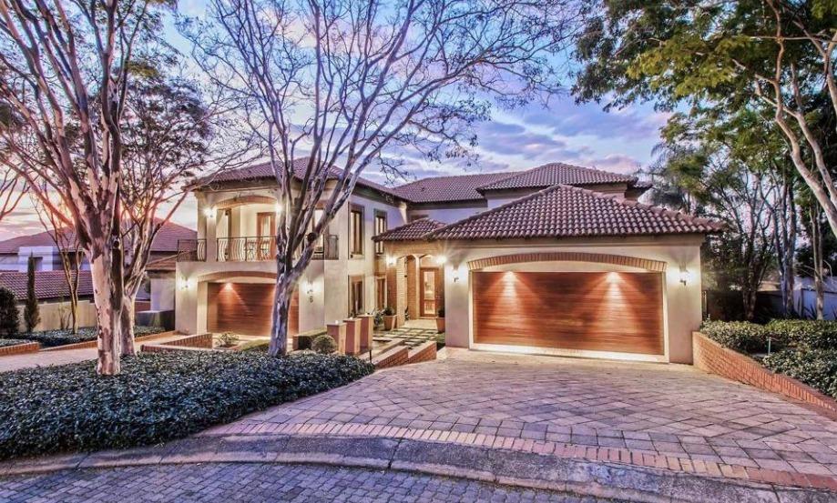 4 Bedroom House for sale in Woodhill Golf Estate P24112636090