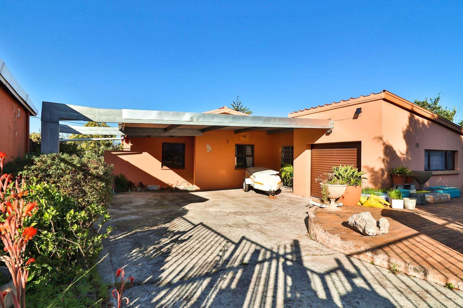 3 Bedroom House for sale in Grabouw Central 6 Elberta Street P24