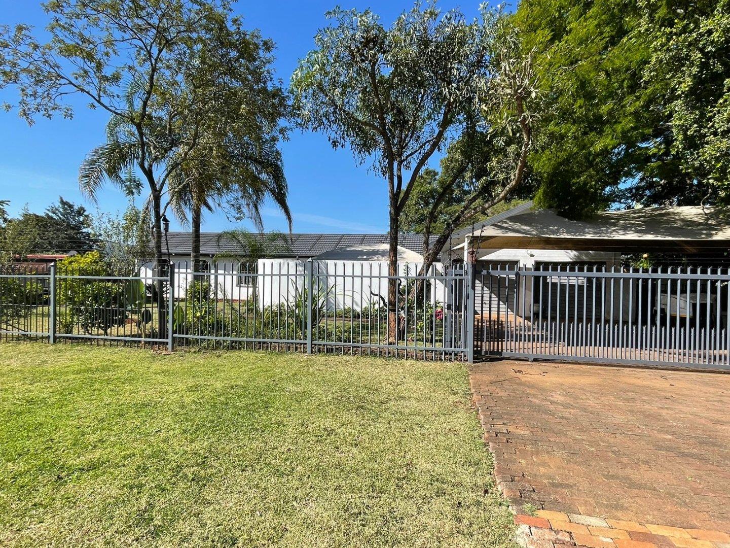 4 Bedroom House for sale in Louis Trichardt P24114239340