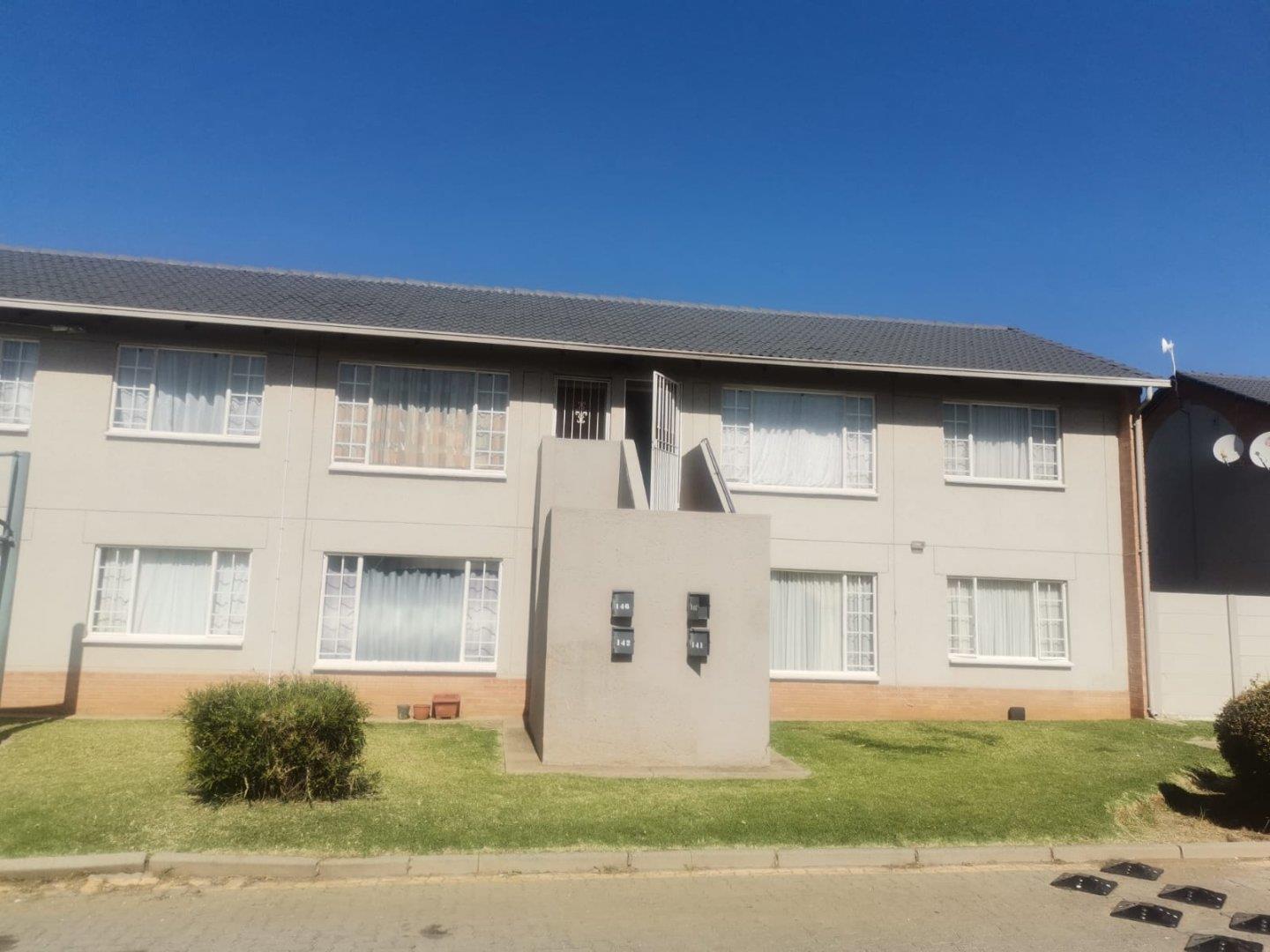 2 Bedroom Apartment / flat for sale in Boksburg West P24112727422