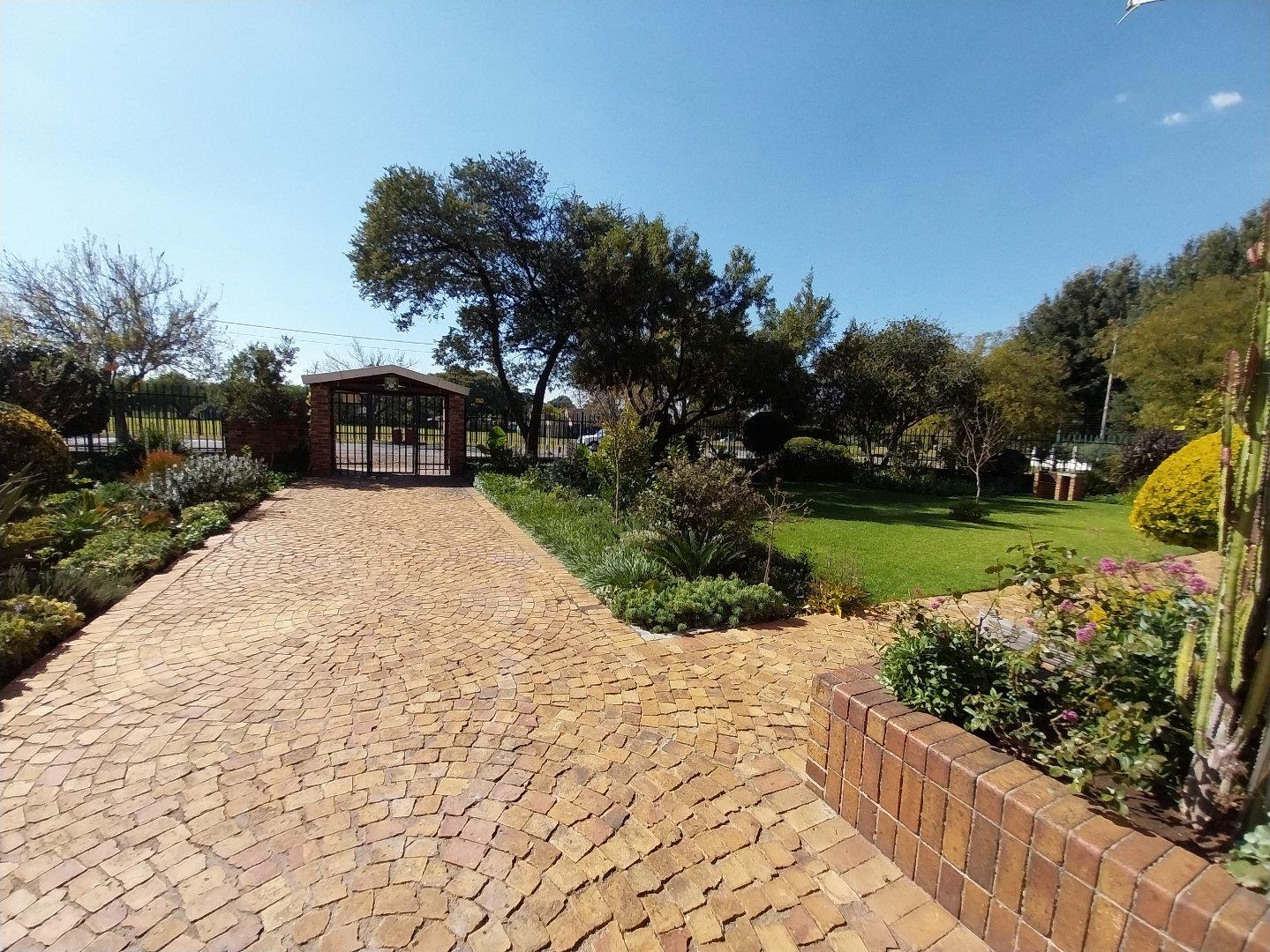 Parkhill Gardens Property Apartments / flats to rent in Parkhill