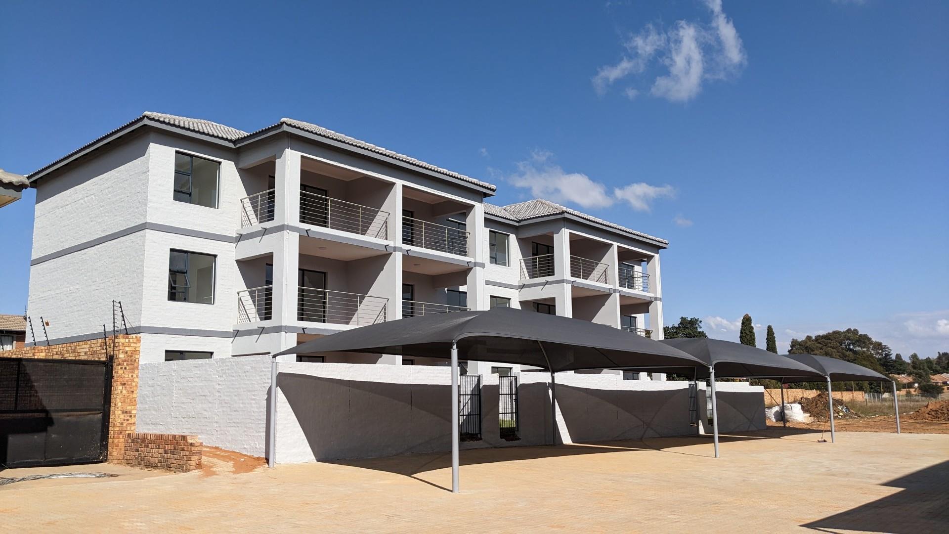 3 Bedroom Apartment / flat for sale in Pomona AH P24112855363