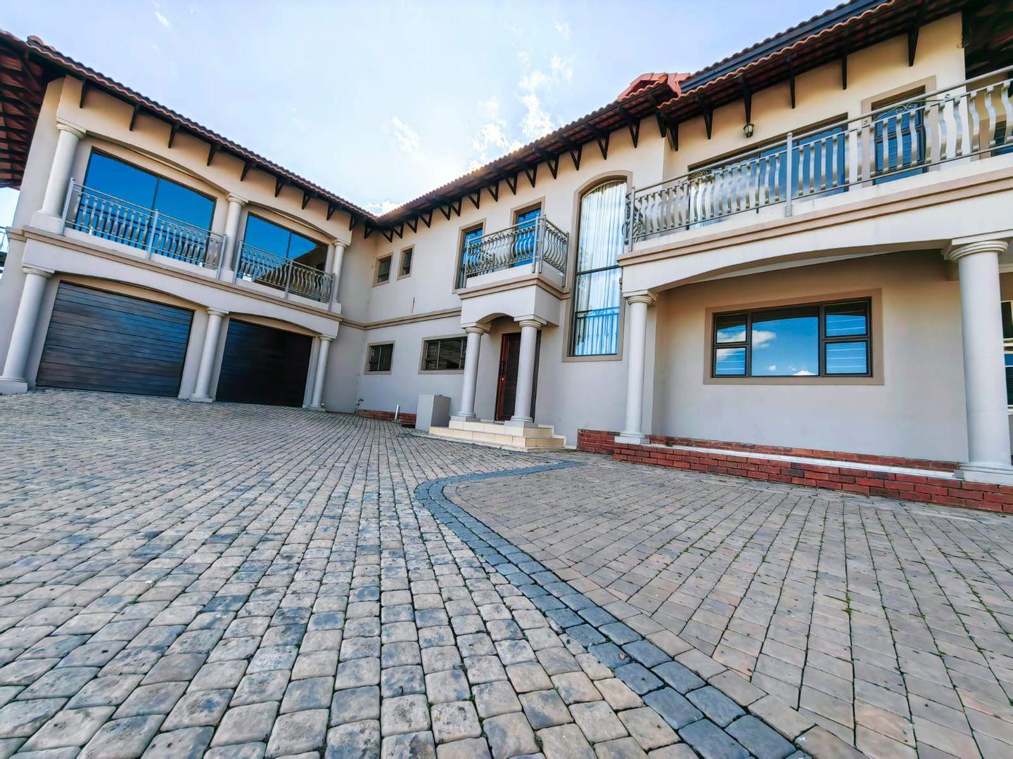 5 Bedroom House for sale in Tuscany Ridge P24112731333