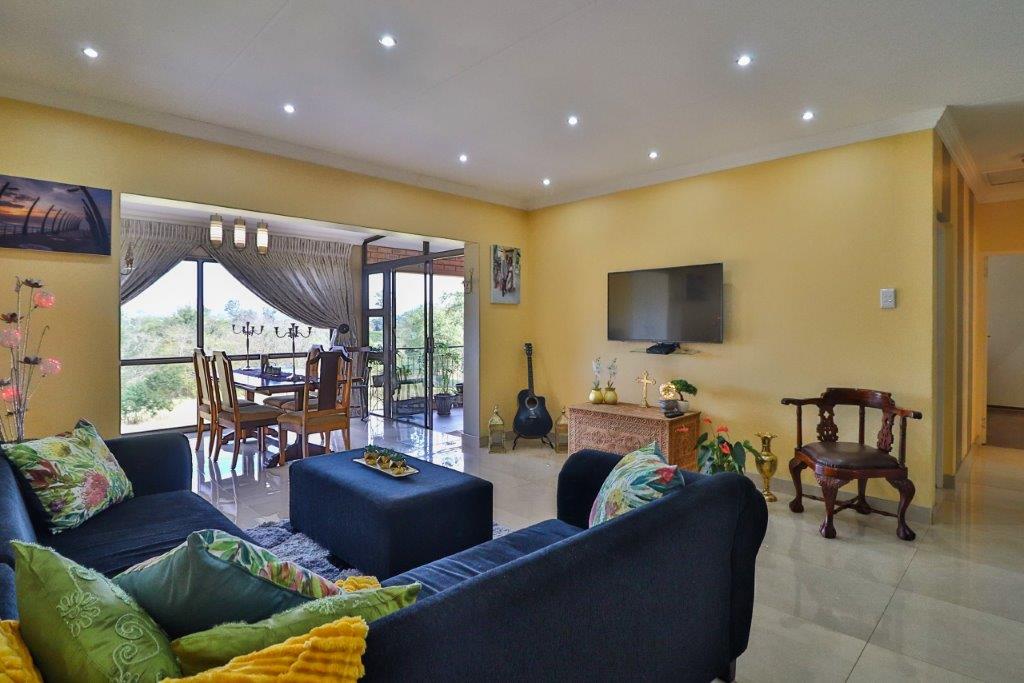 3 Bedroom Apartment / flat for sale in Pelham 14 Royal Gardens, 16