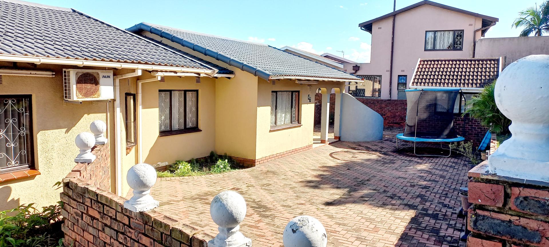 Parlock Property Property and houses for sale in Parlock