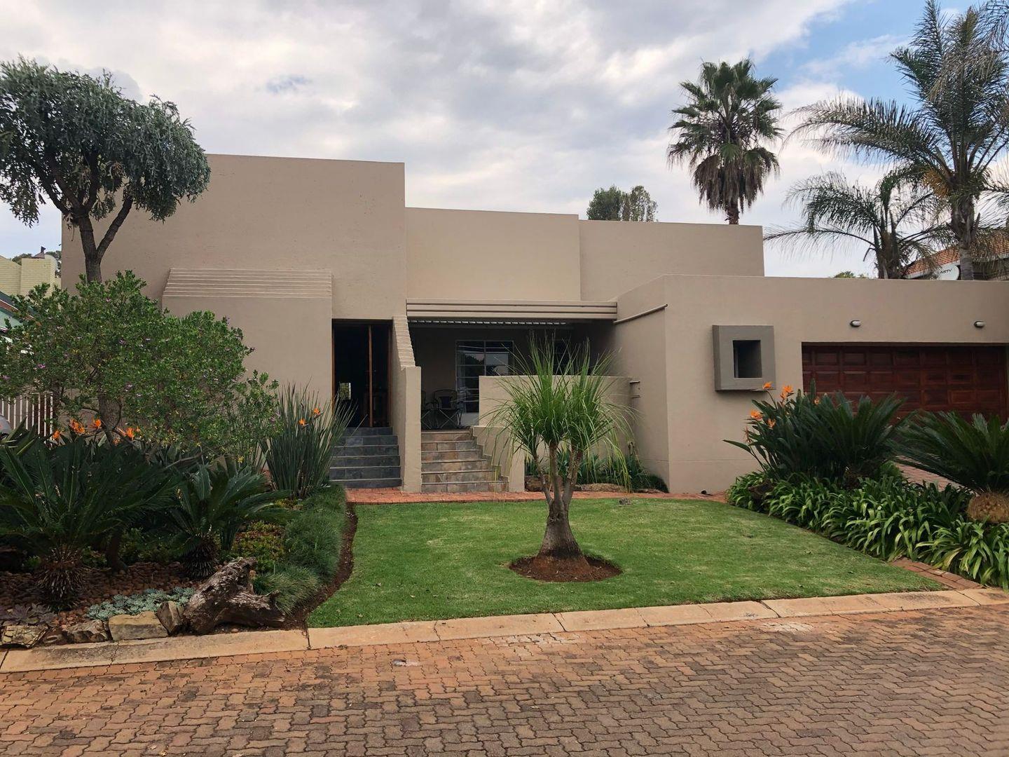 2 Bedroom House to rent in Centurion Golf Estate P24112734544