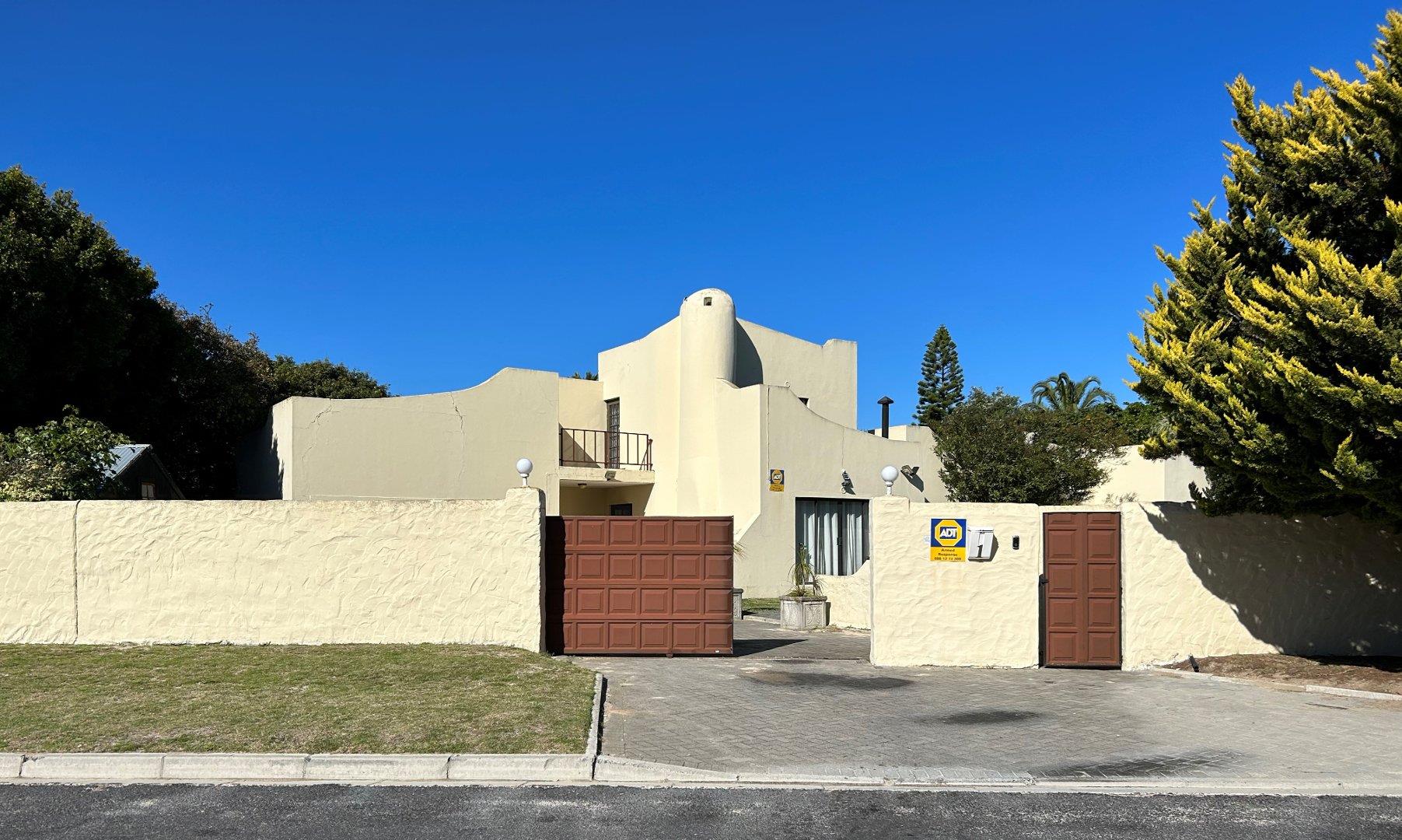 4 Bedroom House for sale in Blouberg Rise P24112734994