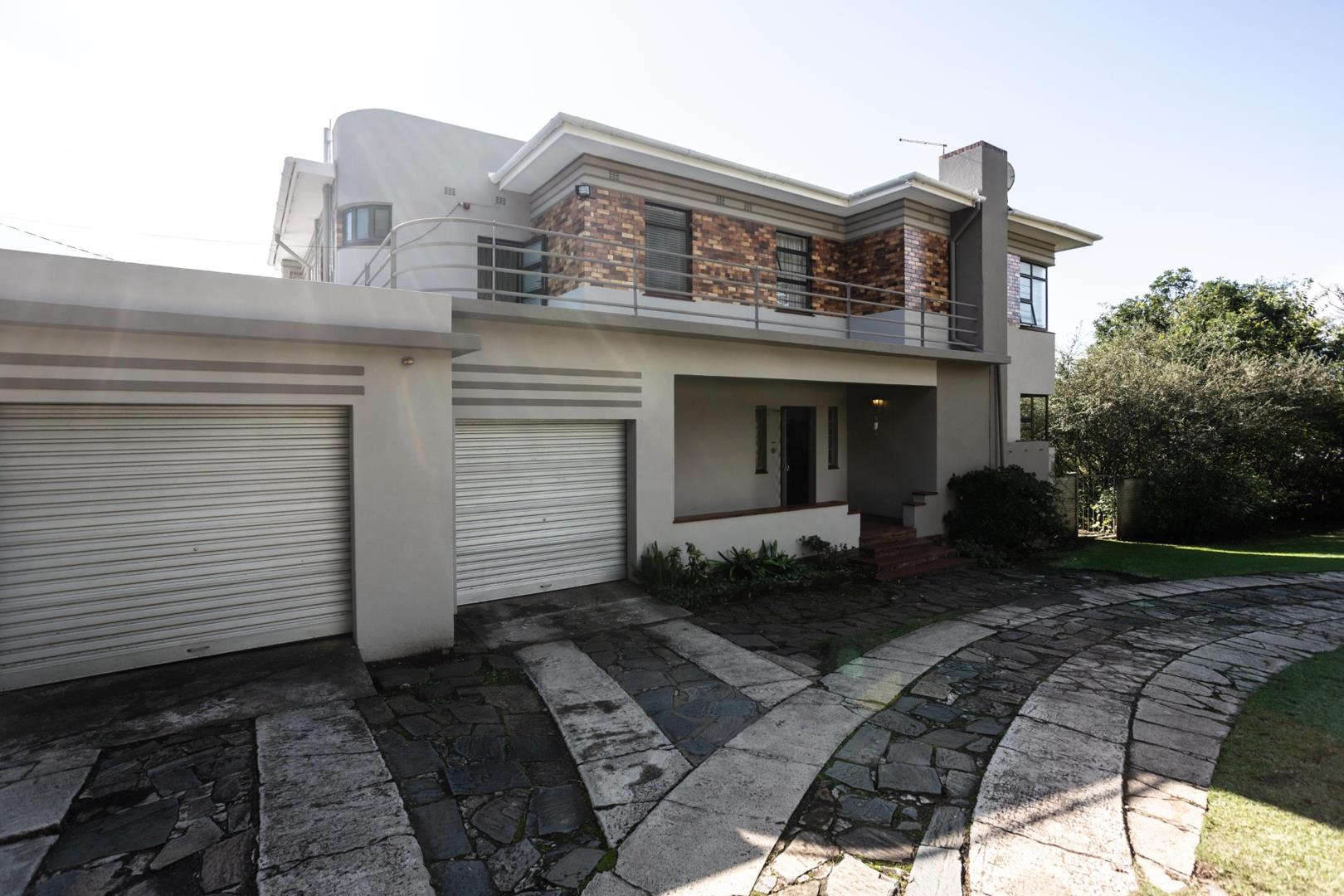4 Bedroom House for sale in Vincent P24112736881