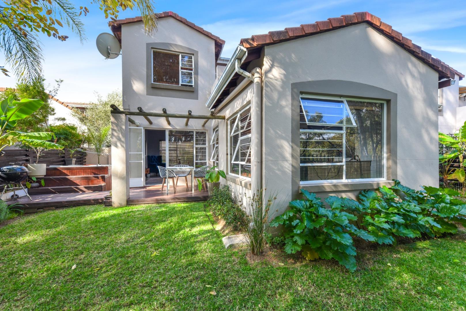 2 Bedroom Townhouse for sale in Douglasdale P24112737667