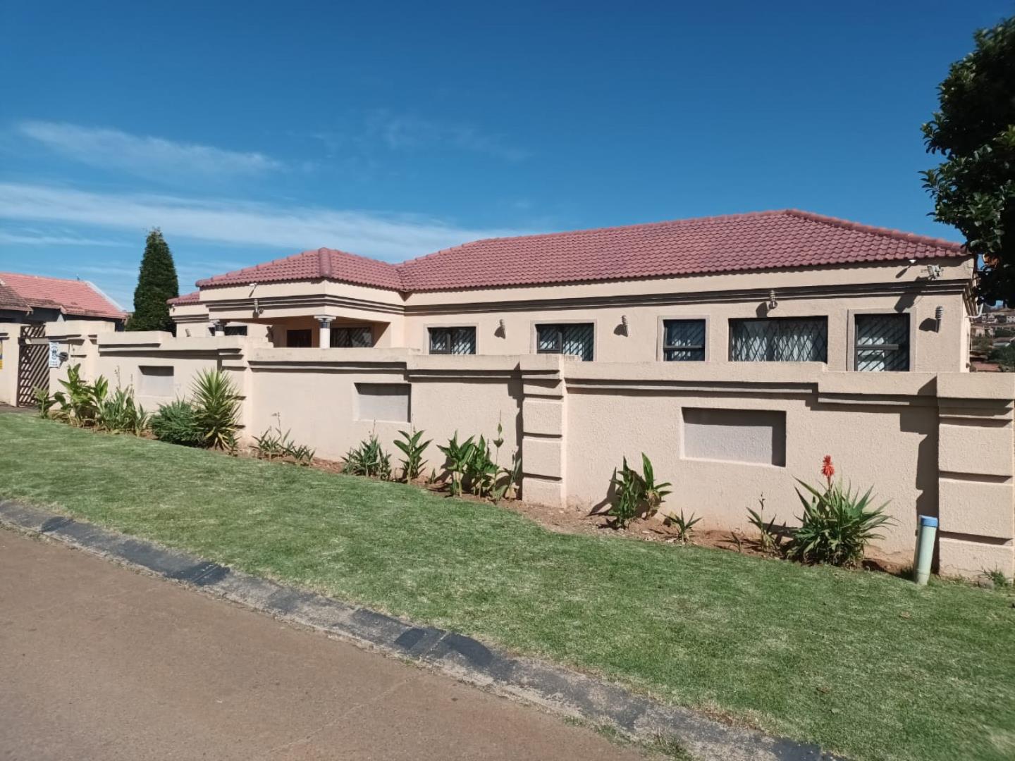 House for sale in Zakariyya Park P24112739547