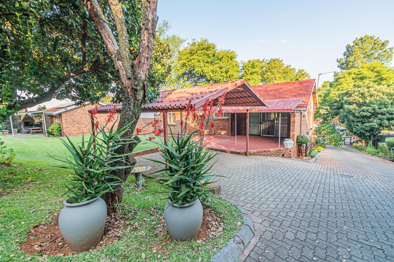 4 Bedroom Townhouse for sale in La Montagne P24112740675