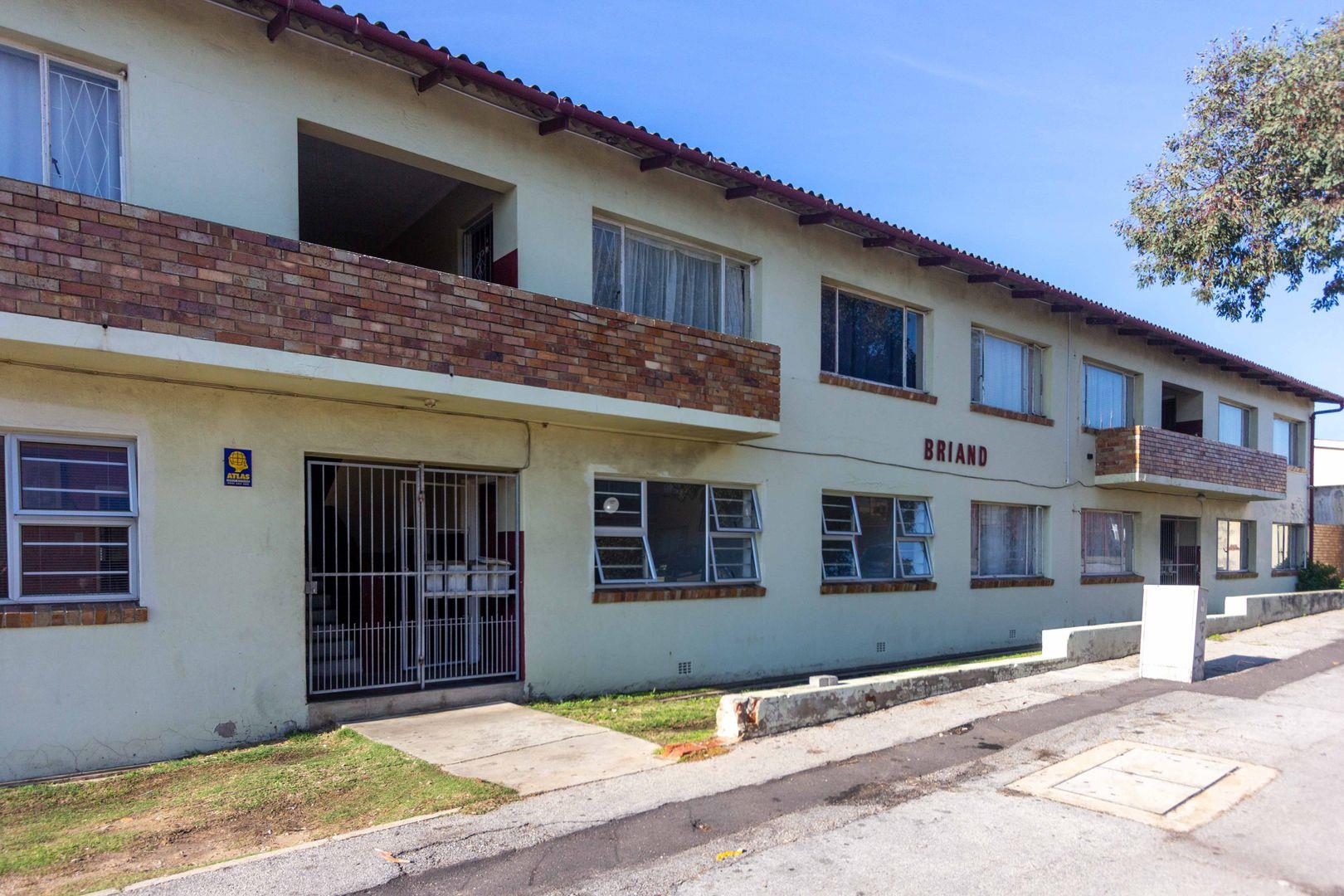 North End, Port Elizabeth Property Apartments / flats for sale in