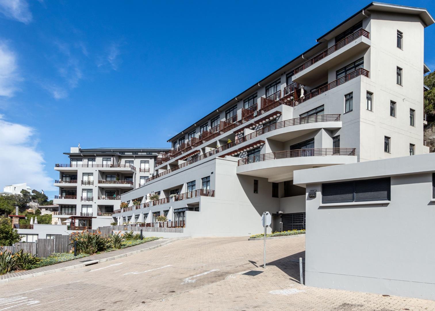 Apartments / flats to rent in Property Page 3