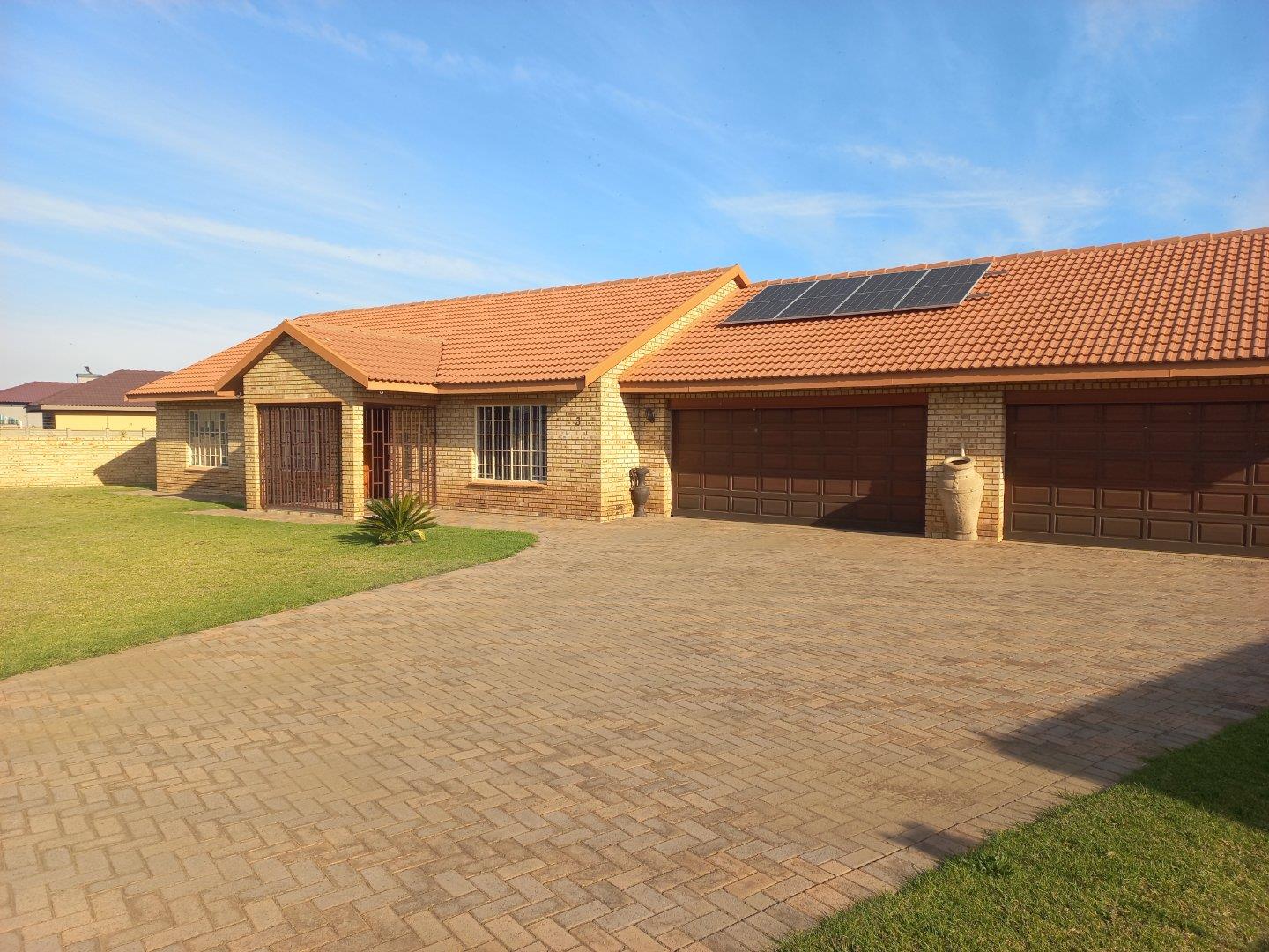 3 Bedroom House for sale in Riversdale P24112744553