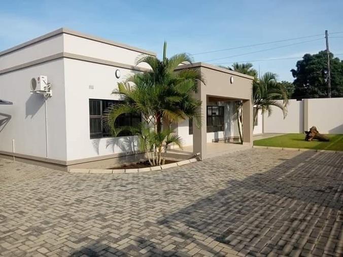 3 Bedroom Apartment / Flat to Rent in Makeni