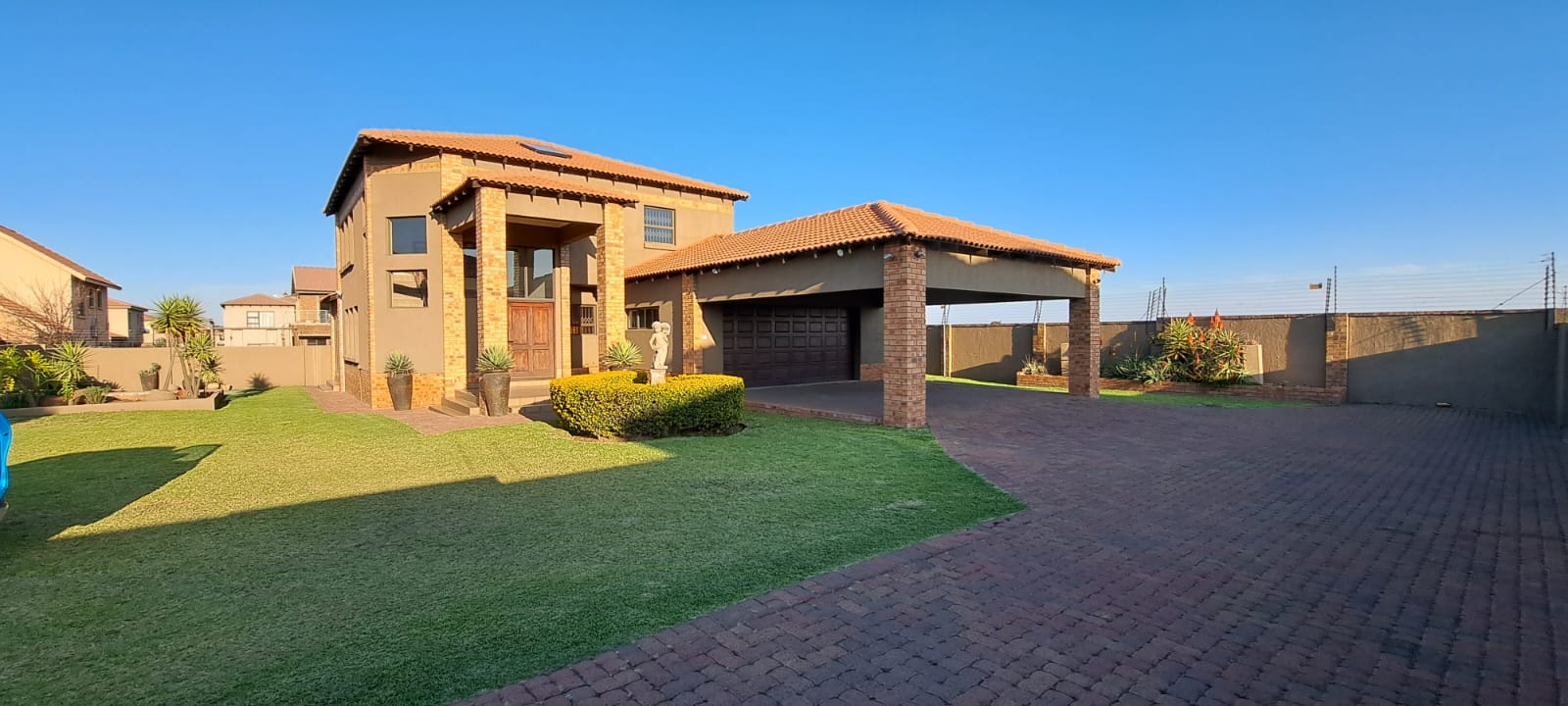 4 Bedroom House for sale in Reyno Ridge P24112747115