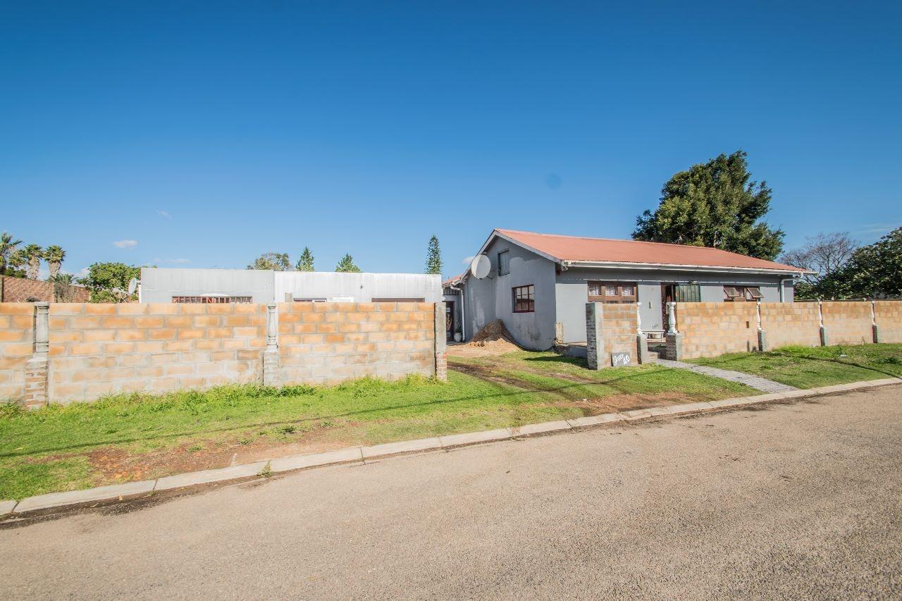 3 Bedroom House for sale in Albertinia P24112747707