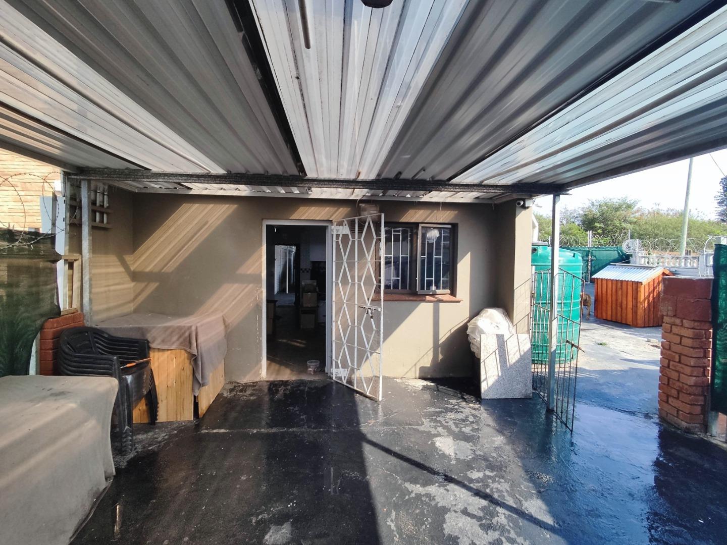 2 Bedroom Townhouse for sale in Bonela 5 33 Blinkbonnie Road, 161