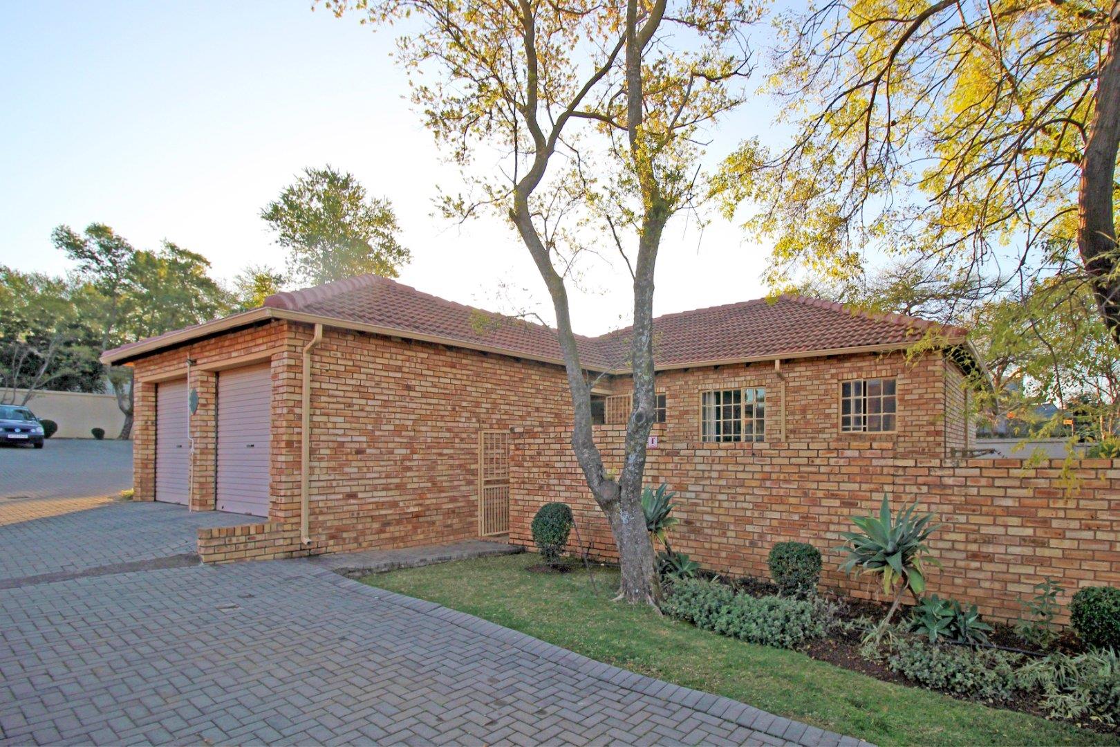 Featherbrooke Estate Property Townhouses for sale in Featherbrooke Estate