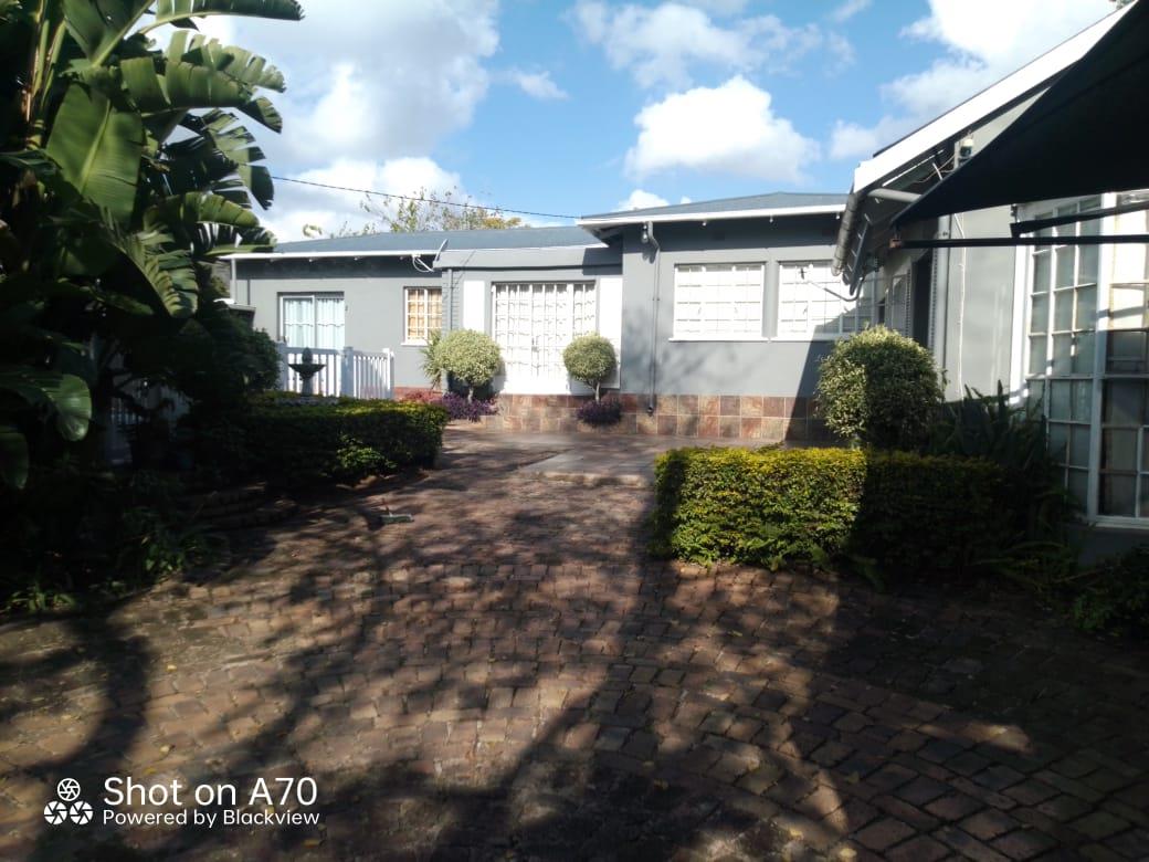 5 Bedroom House for sale in Menlo Park P24112749615