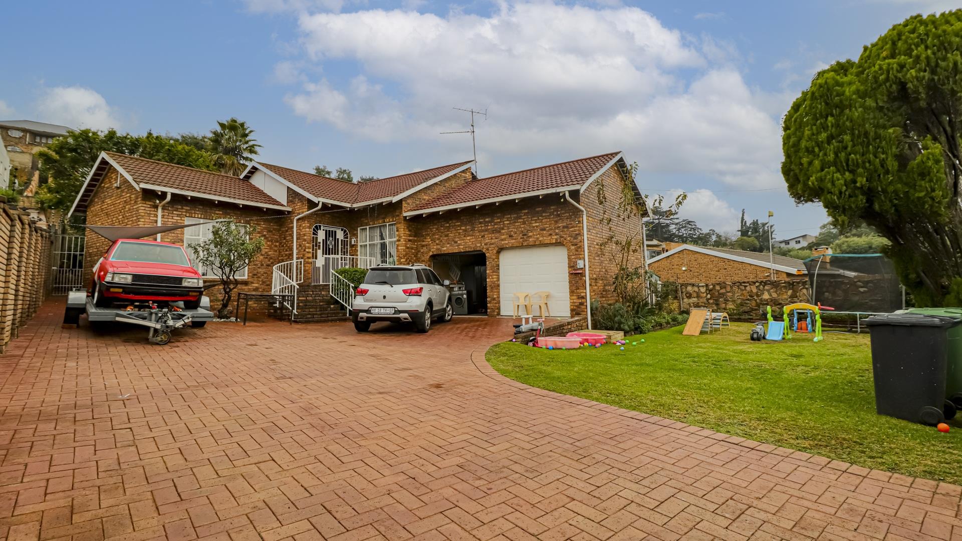 Oakdene, Johannesburg Property Property and houses for sale in