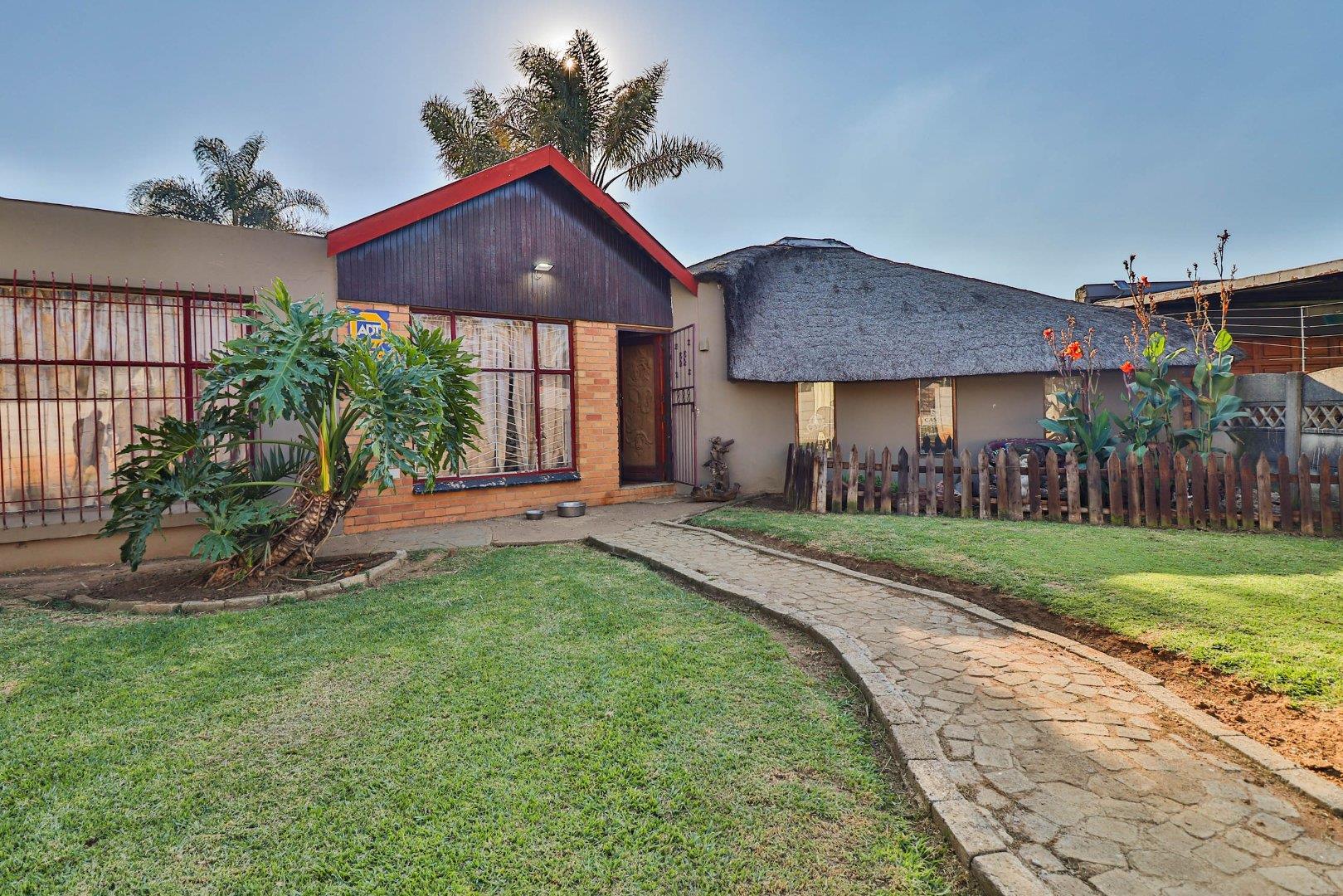 Bonaero Park Property Property and houses for sale in Bonaero Park