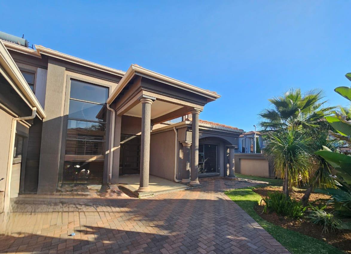 5 Bedroom House for sale in Vanderbijlpark SE 8 P24112757690