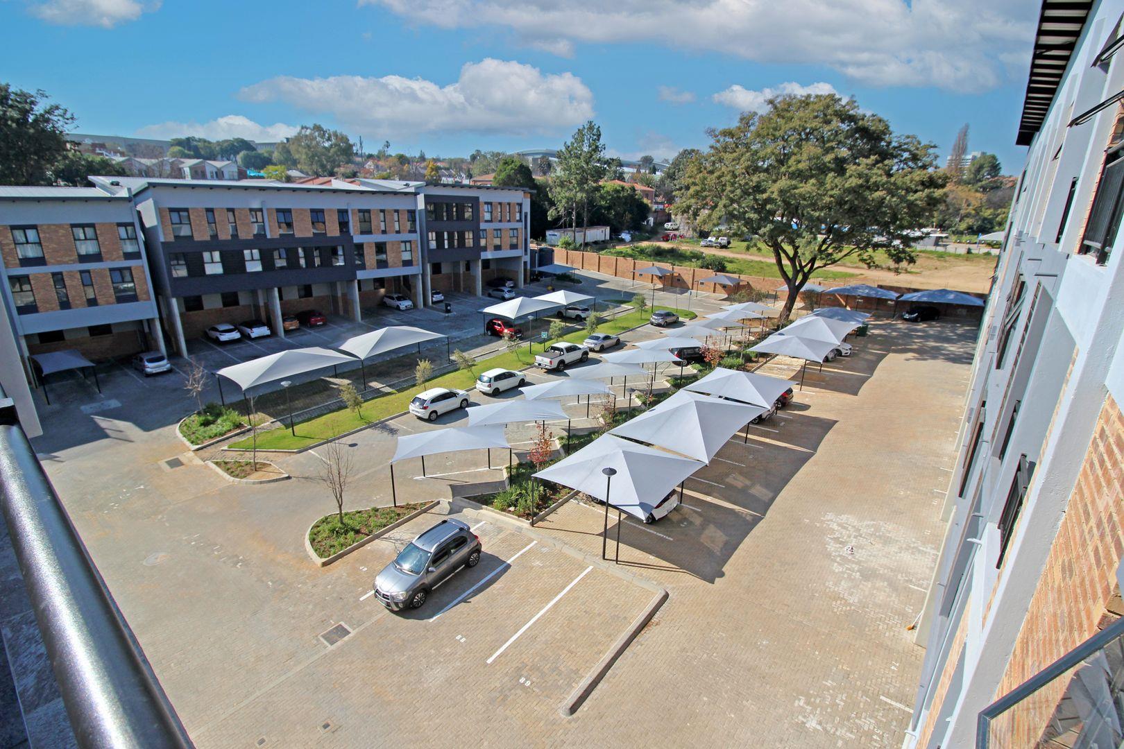 3 Bedroom Apartment / flat for sale in Ferndale 60 Saintsbury Corner