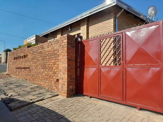 3 Bedroom House for Sale in Meadowlands