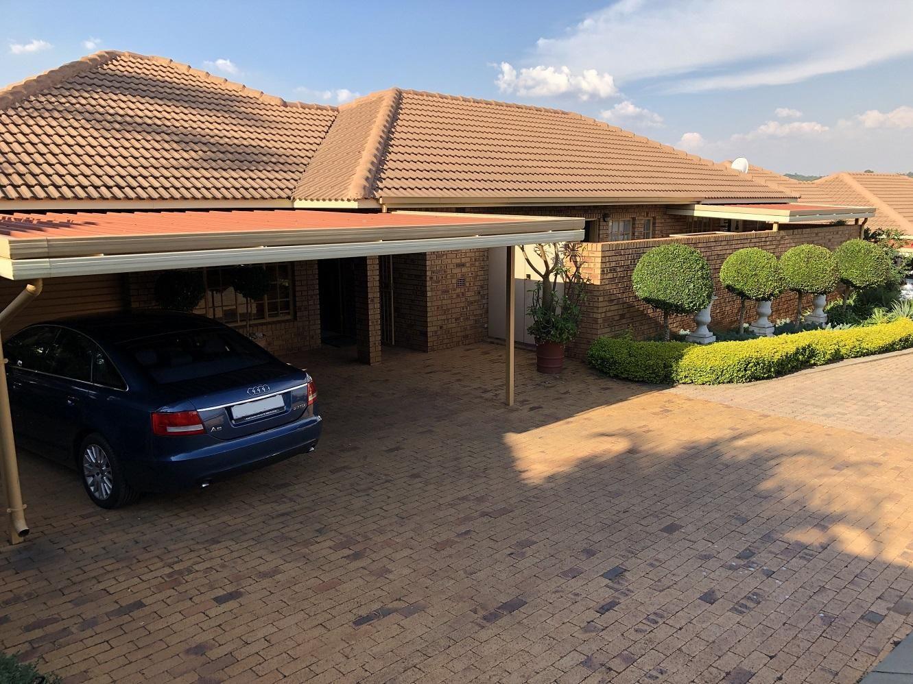 3 Bedroom House for sale in Faerie Glen P24112758324