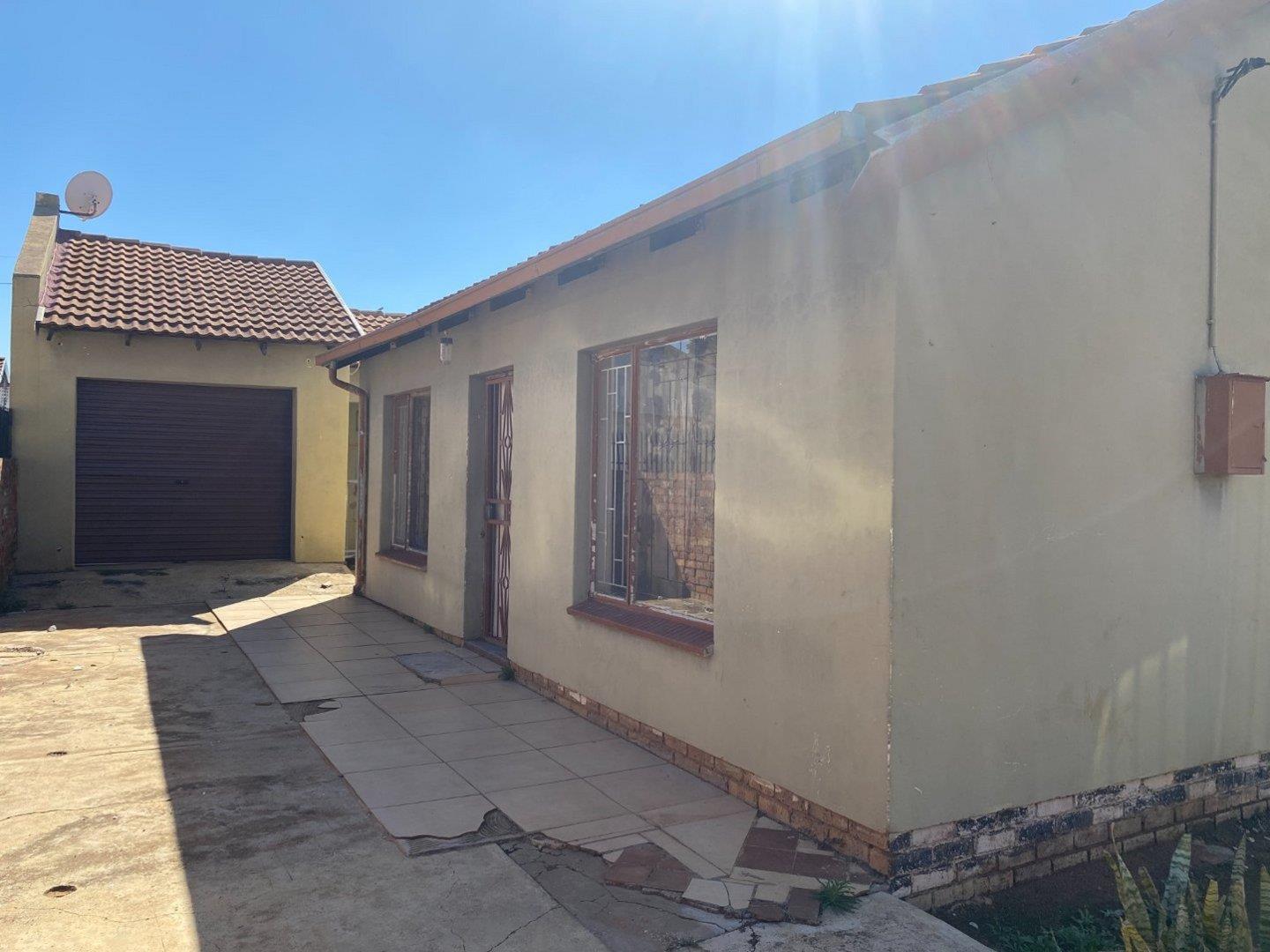 2 Bedroom House for sale in Soshanguve GG P24112759107