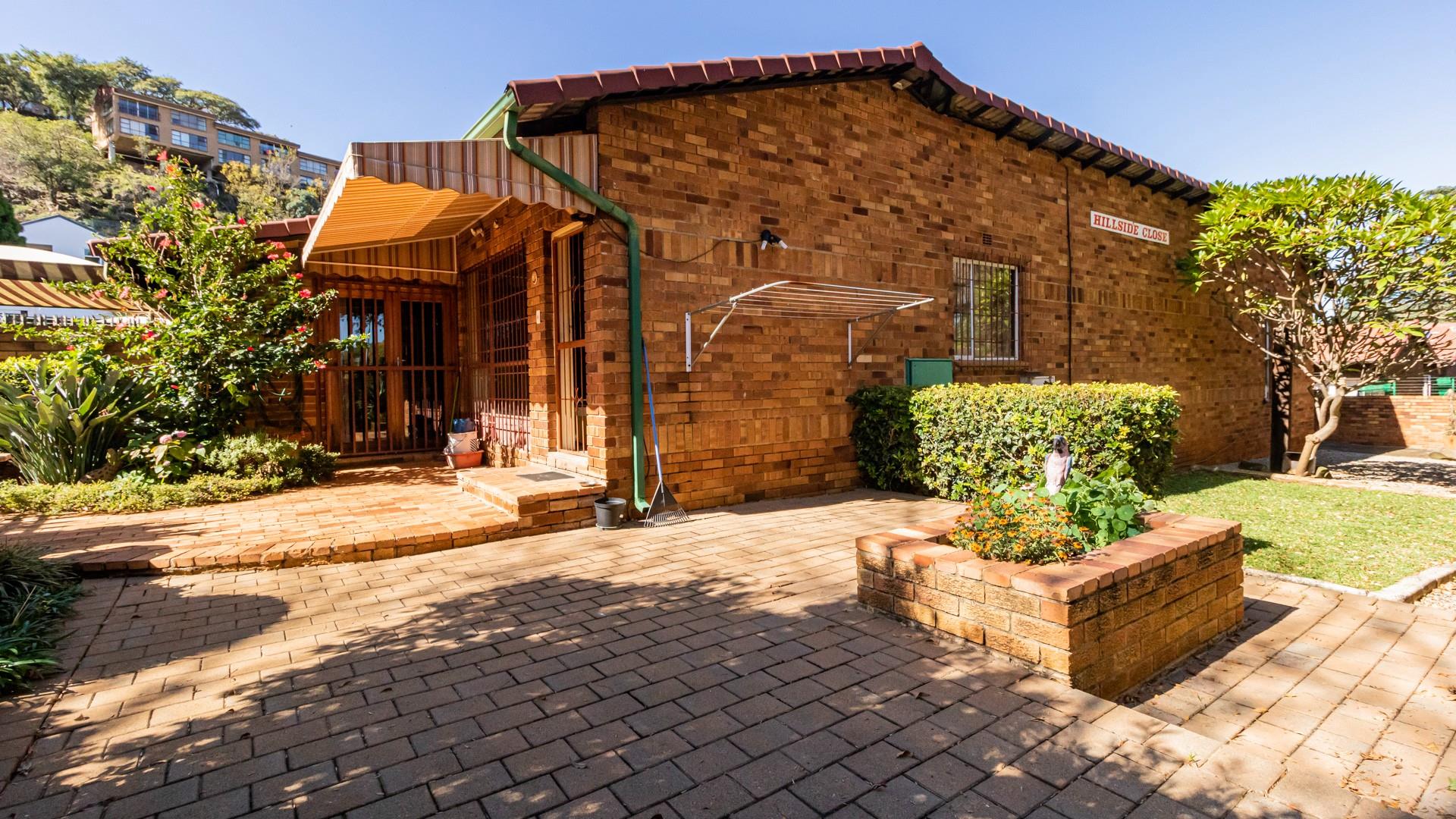 4 Bedroom Townhouse for sale in Windsor East P24112765152