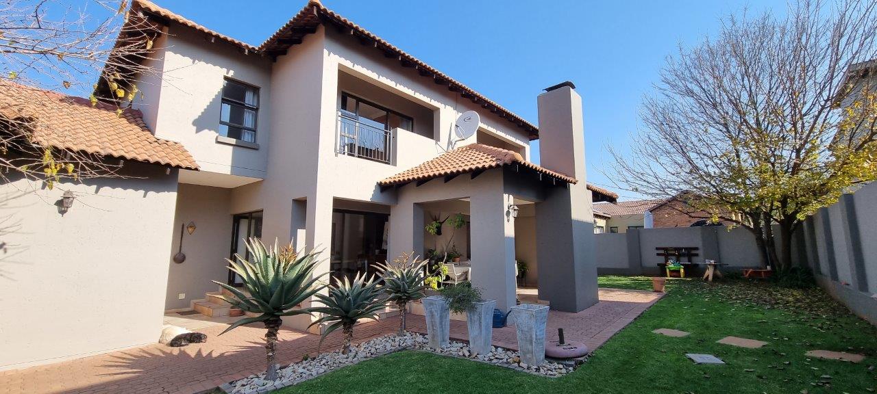 3 Bedroom House for sale in Midlands Estate P24112765762