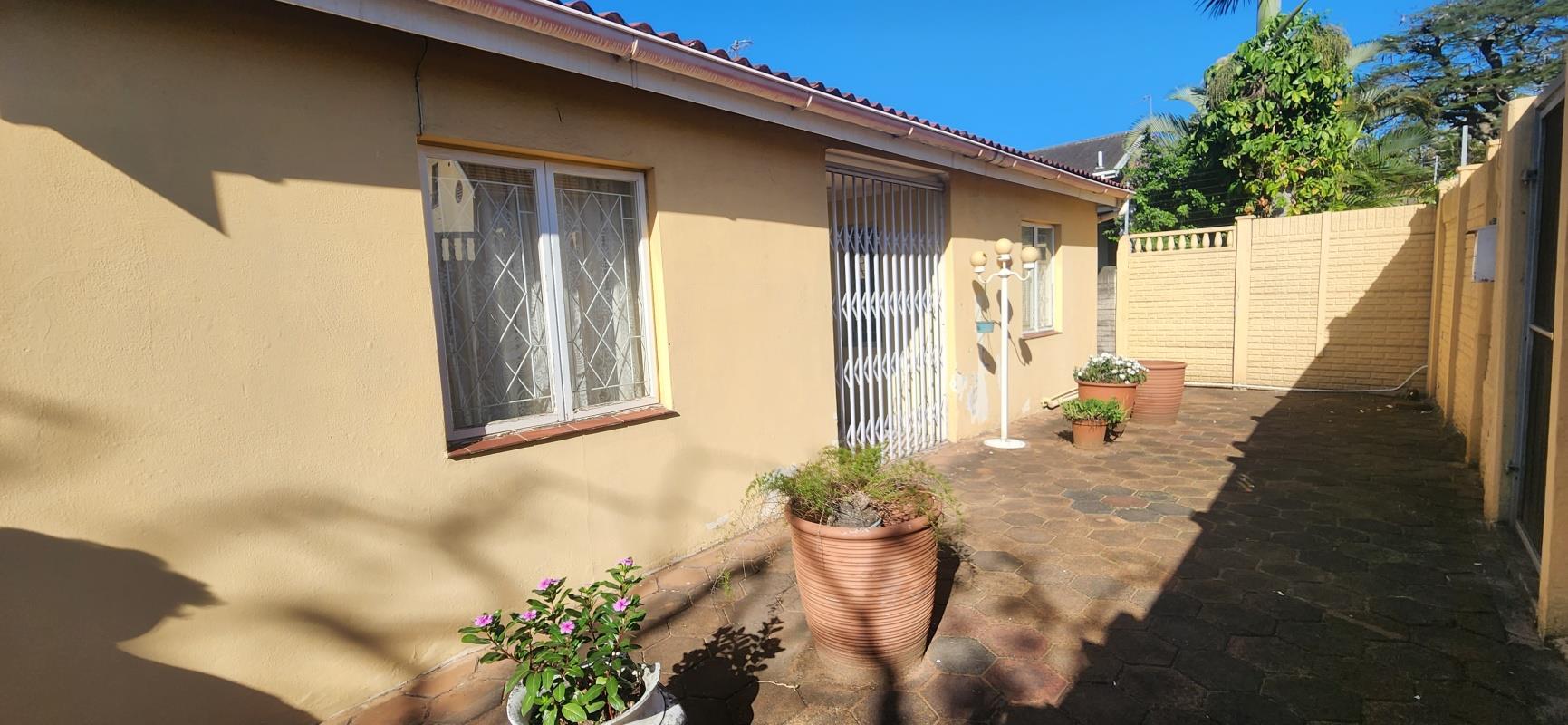 3 Bedroom House for sale in Bulwer P24112014629