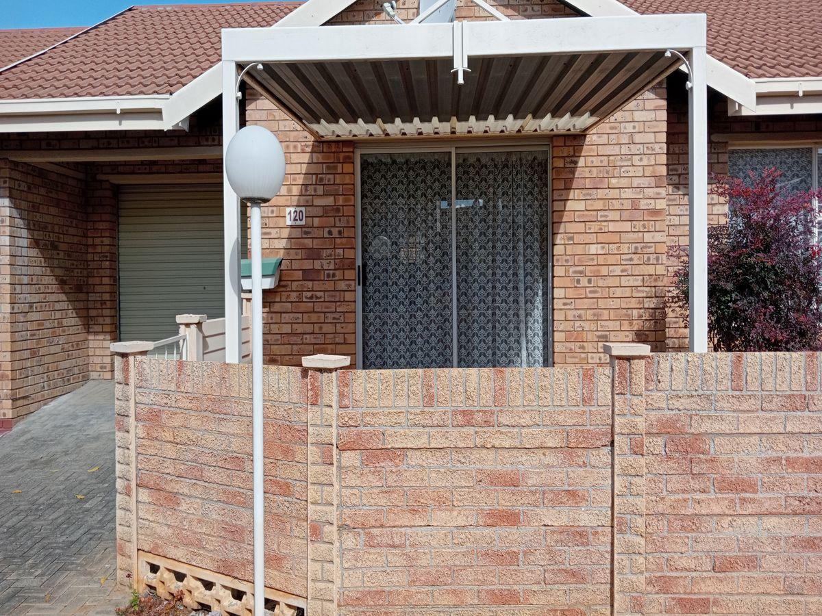 Fleurdal, Bloemfontein Property Townhouses to rent in Fleurdal