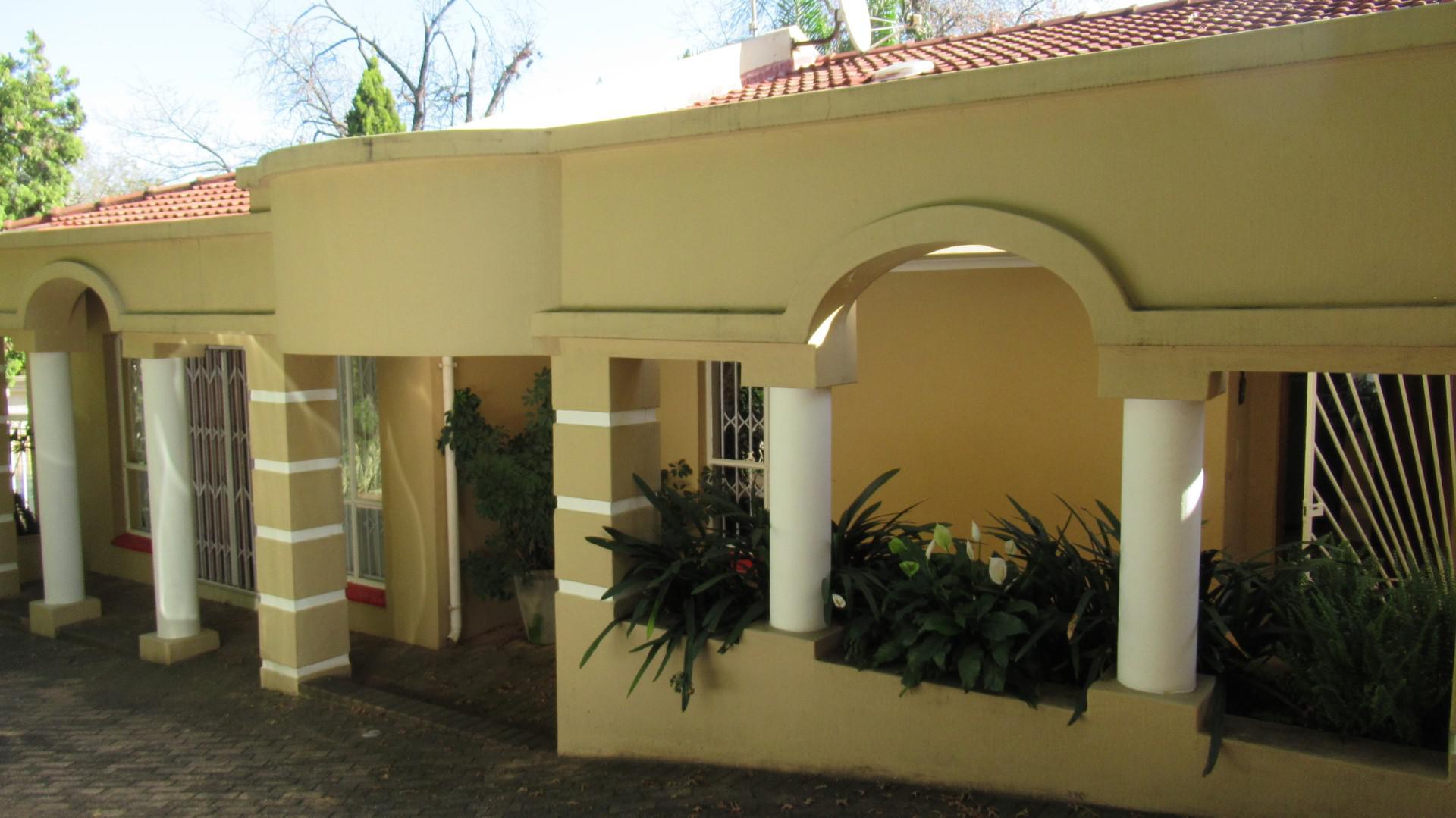 4 Bedroom House for sale in Ferndale P24112738440