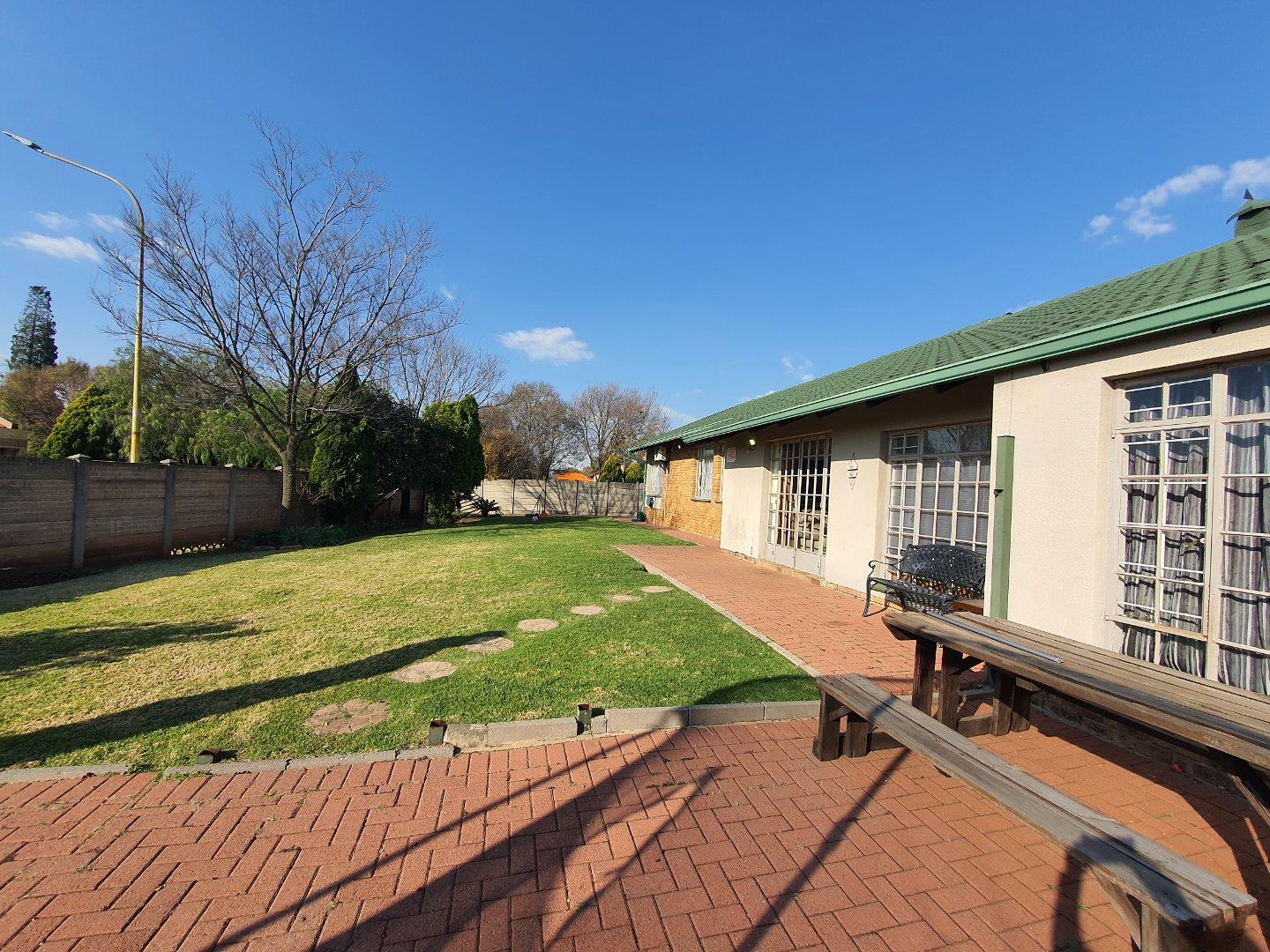 4 Bedroom House for sale in Secunda P24112770471