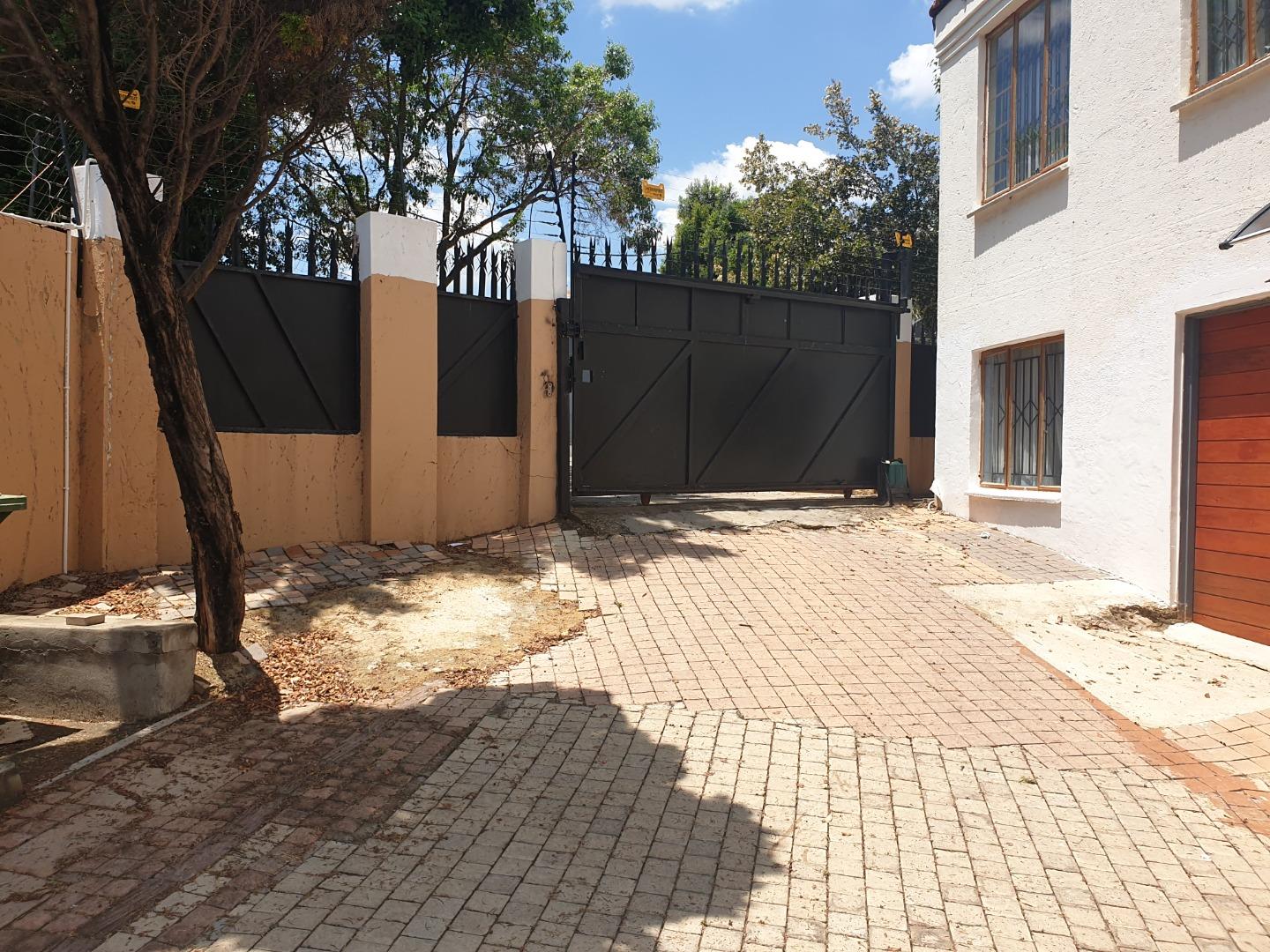 Cosmo City Property Townhouses to rent in Cosmo City