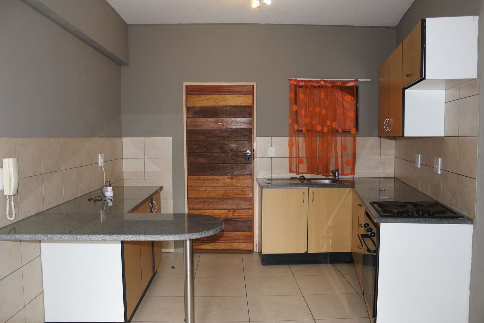 0.5 Bedroom Apartment / flat to rent in Braamfontein Werf P24113859182