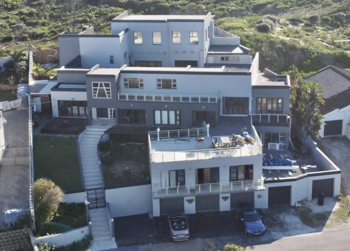 Kini Bay Property Property and houses for sale in Kini Bay