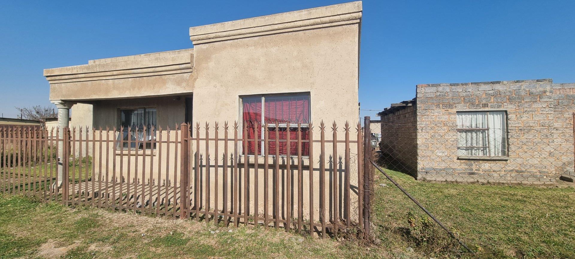 3 Bedroom House for sale in Geluksdal Ext 2 P24112773774