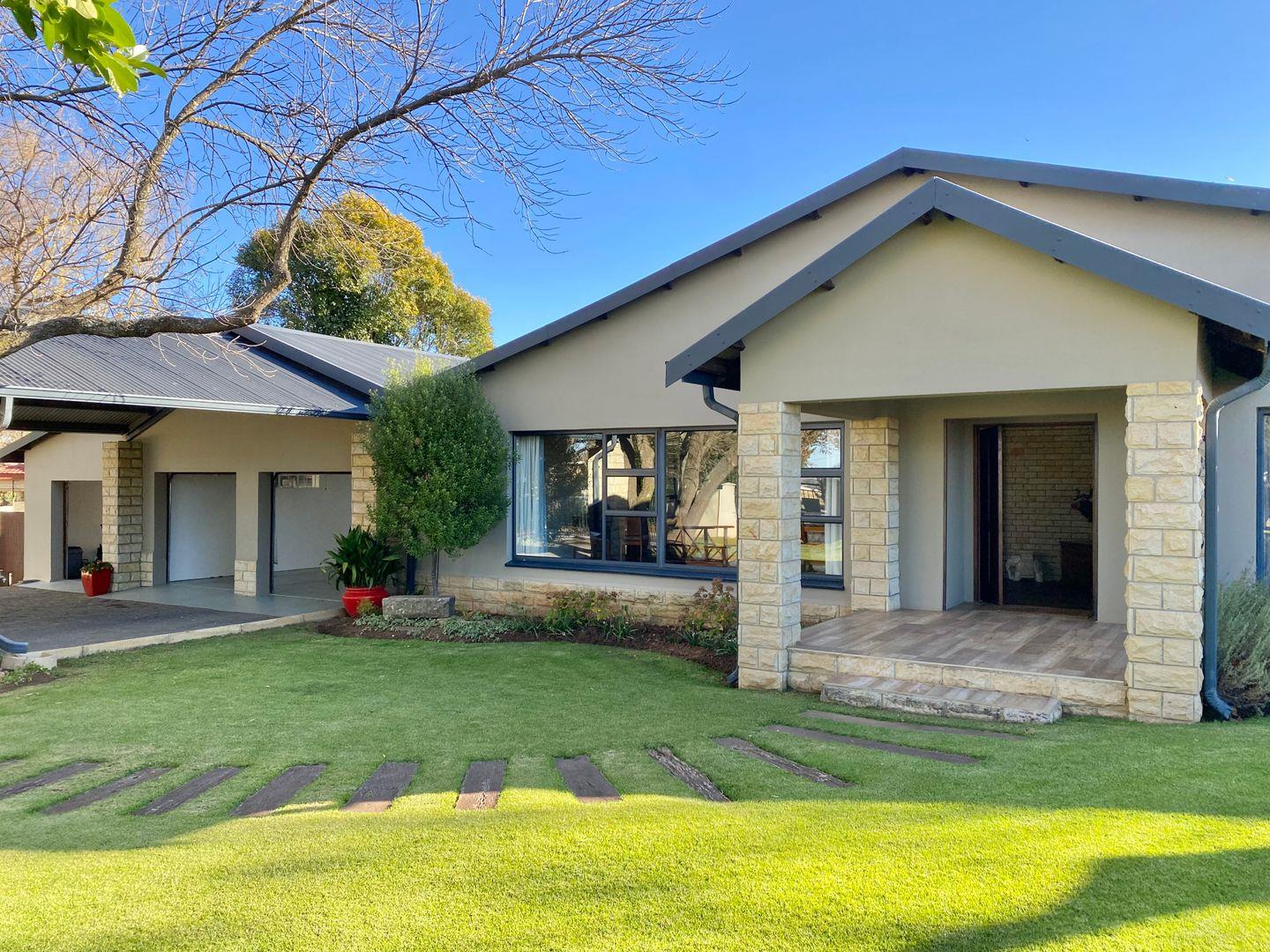 4 Bedroom House for sale in Panorama P24112775462