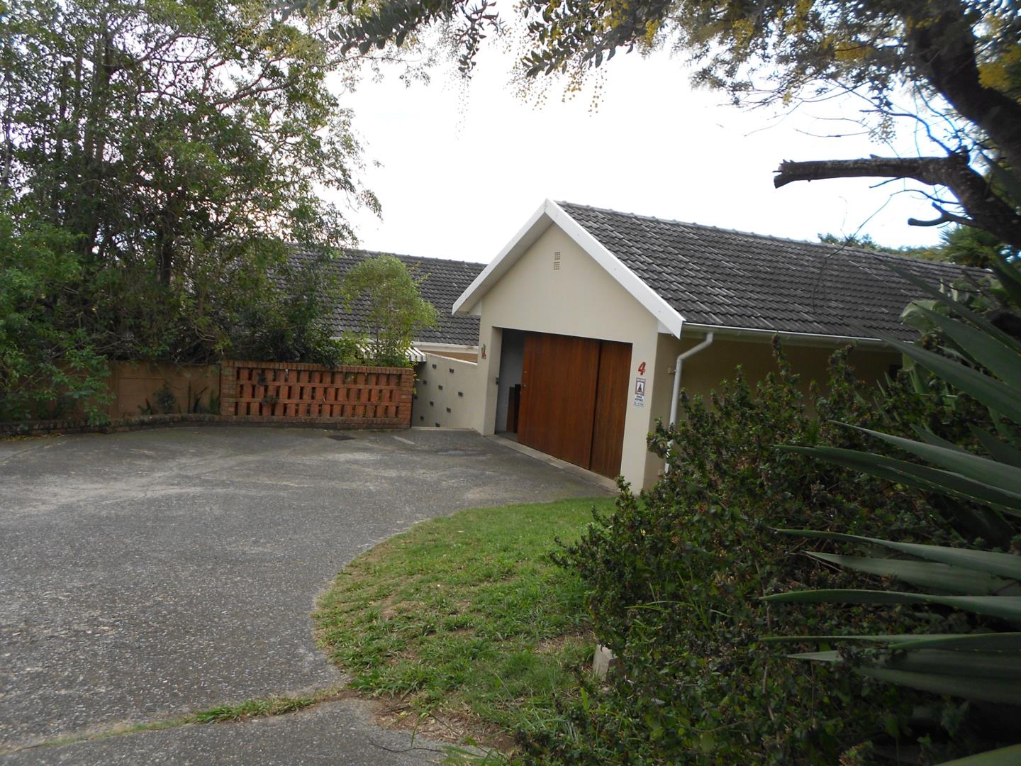 Bonnie Doon Property Property and houses for sale in Bonnie Doon Page 4